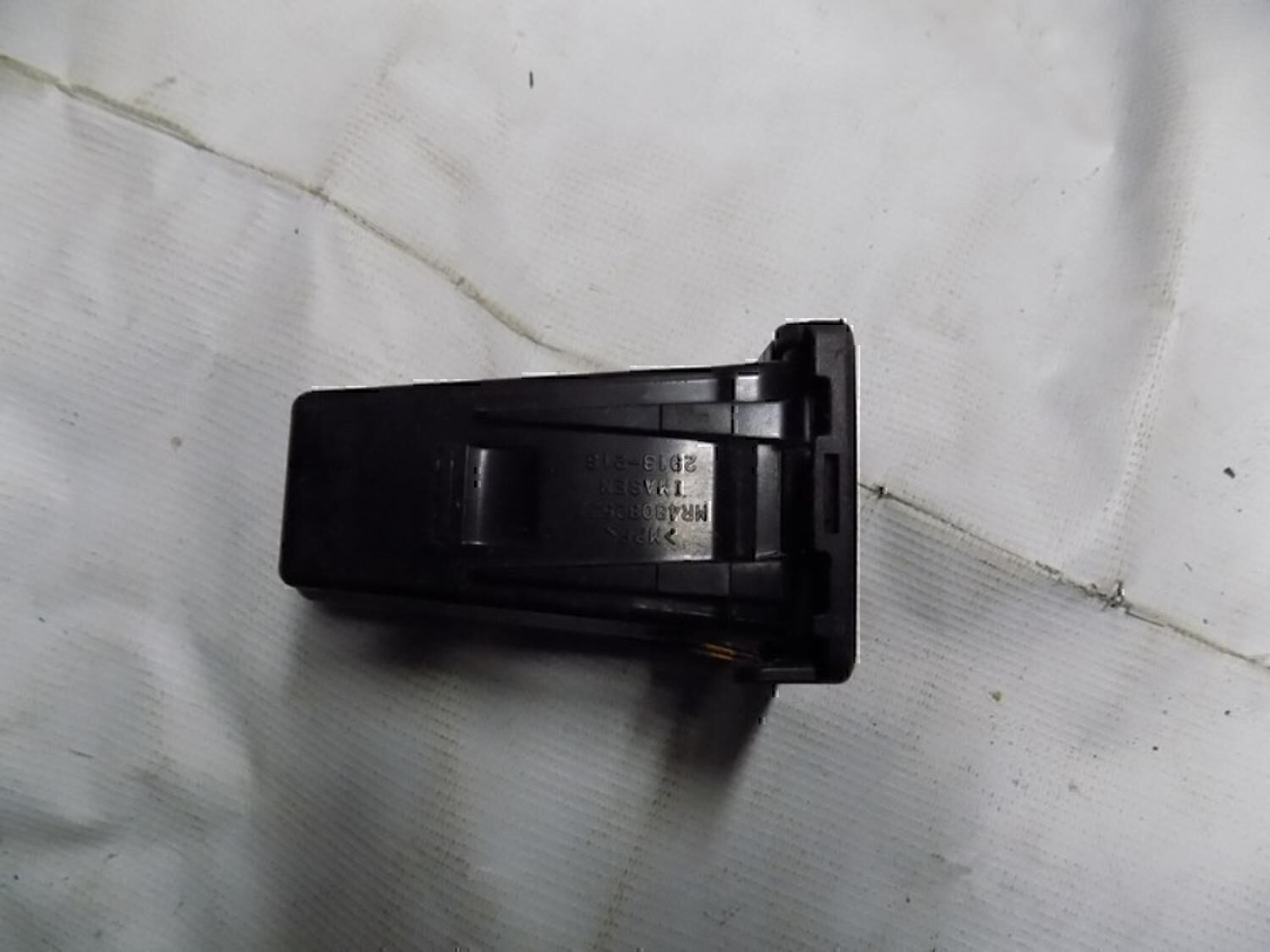 Пепельница передняя MITSUBISHI Outlander (CU) 2003-2009