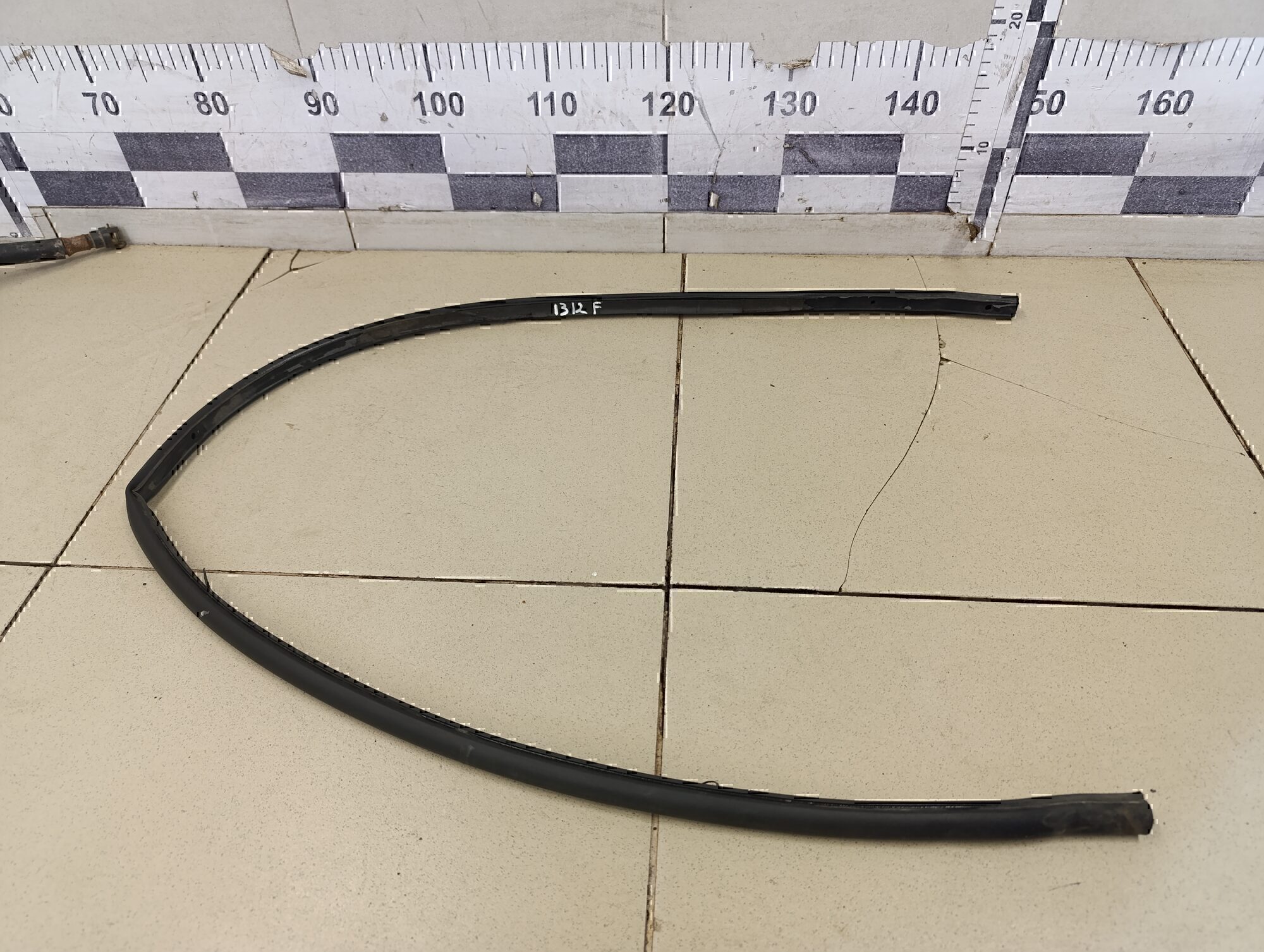 Уплотнитель капота TOYOTA Corolla E15 2006-2013