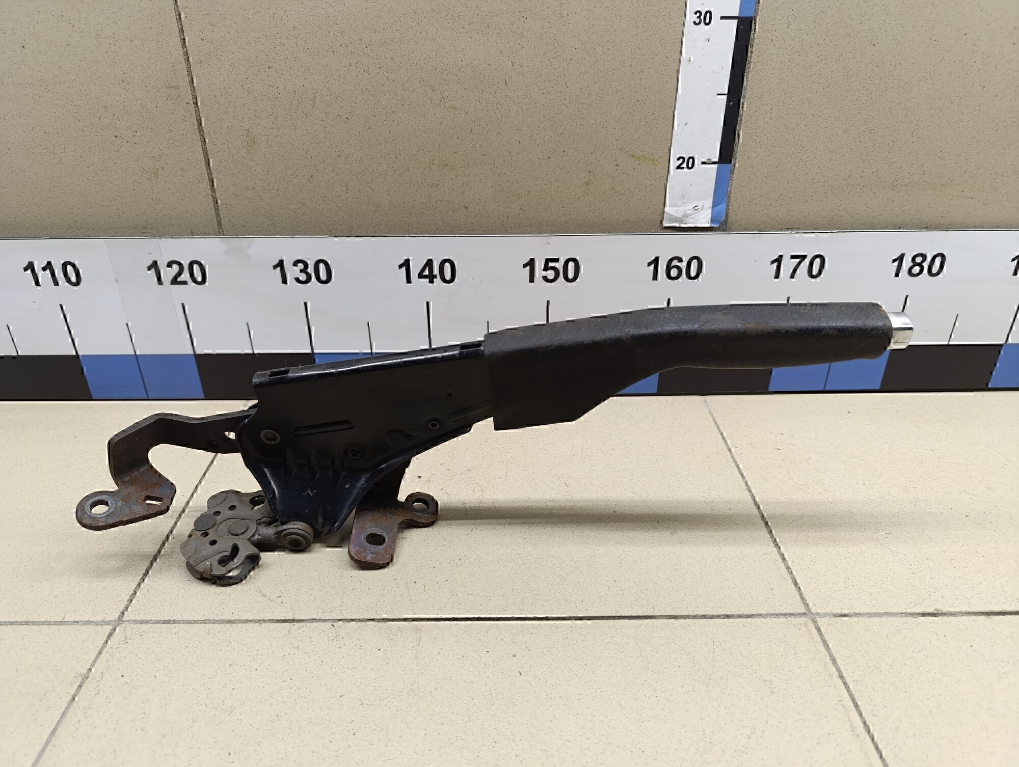 Рычаг стояночного тормоза VW Passat [B5] 2000-2005