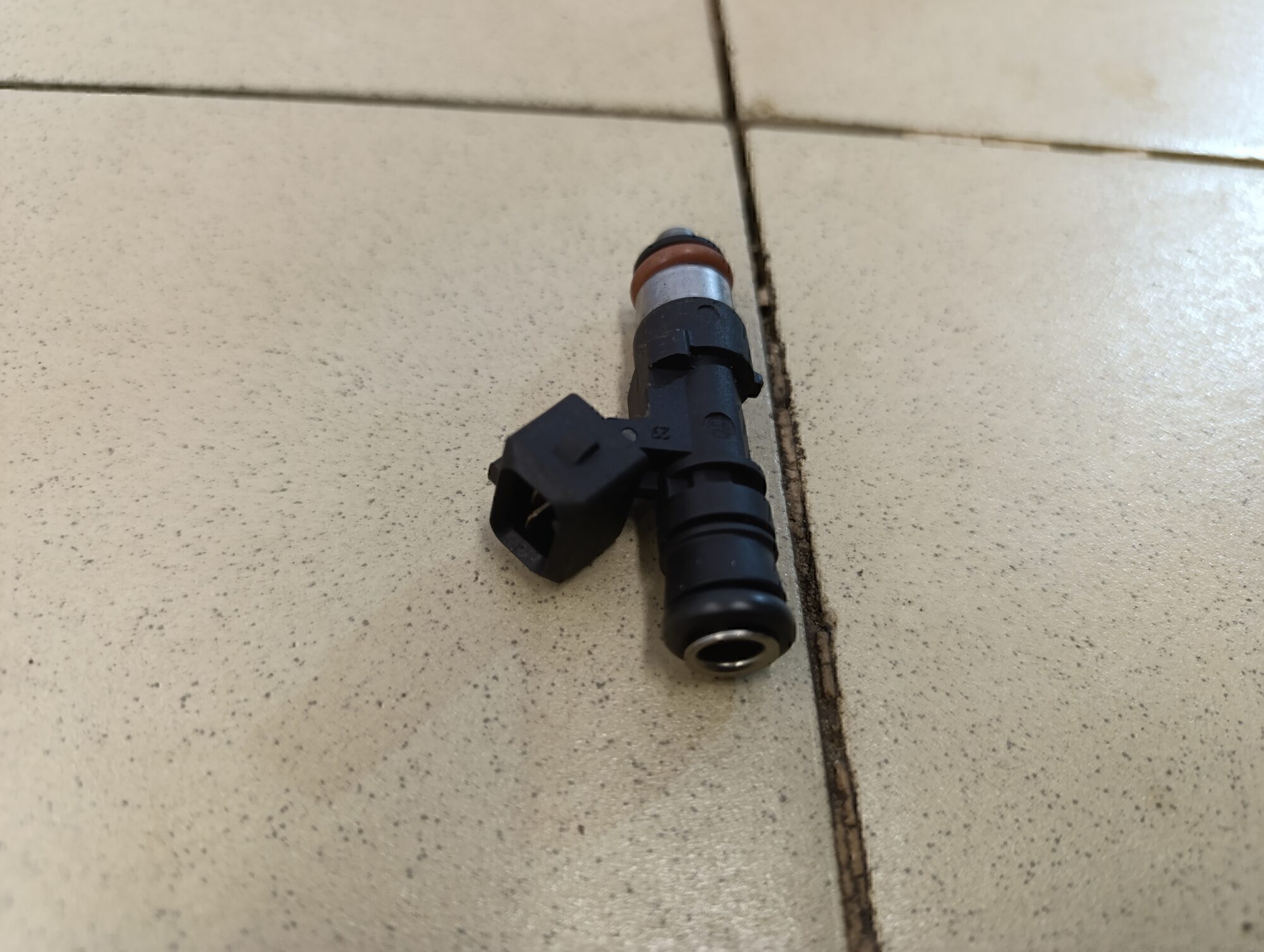 Форсунка инжекторная электрическая VAZ Lada Granta 2011>