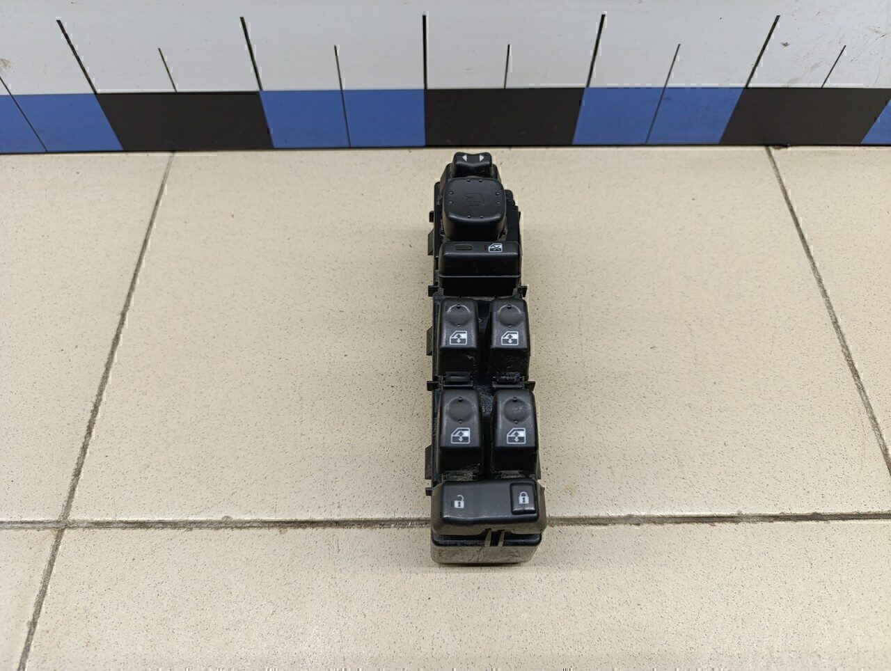 Блок управления стеклоподъемниками Hummer H2