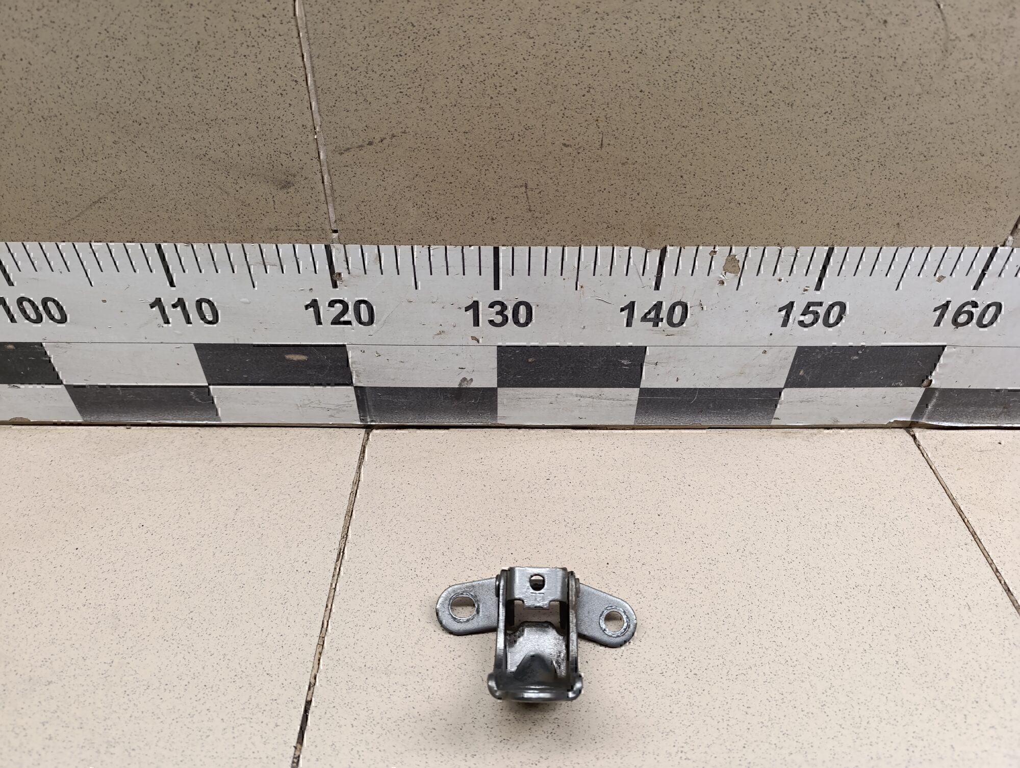 Петля двери HYUNDAI Ceed 2007- 2012