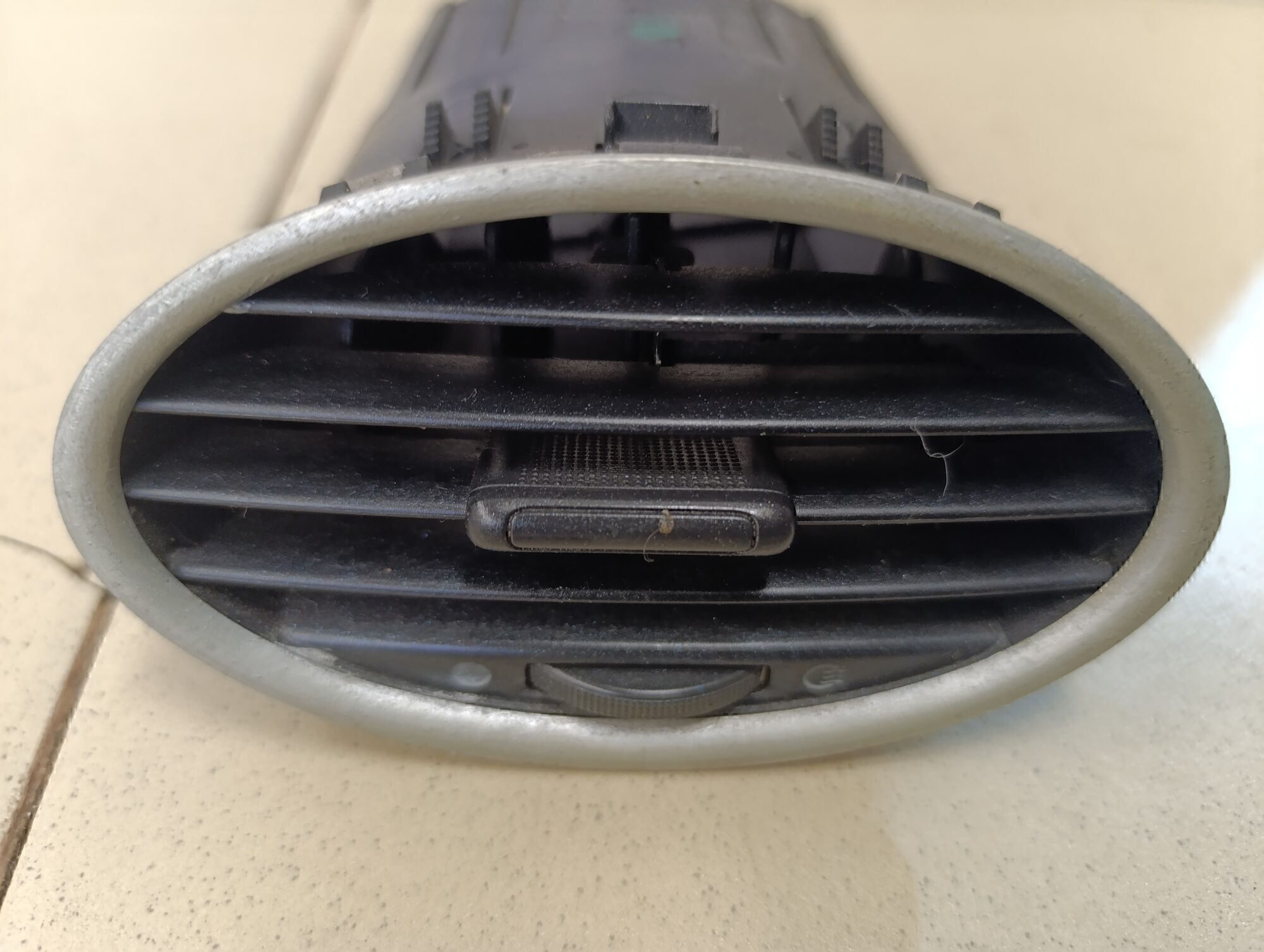 Дефлектор воздушный FORD Focus II 2005-2008