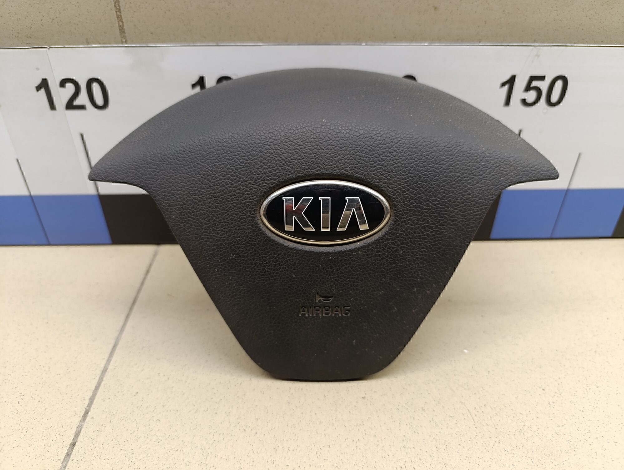 Крышка подушка безопасности (в рулевое колесо) KIA Ceed 2012>