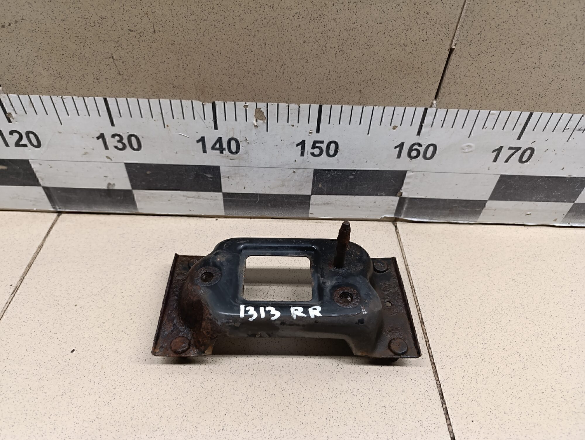 Кронштейн усилителя заднего бампера правый KIA Cerato 2009-2013