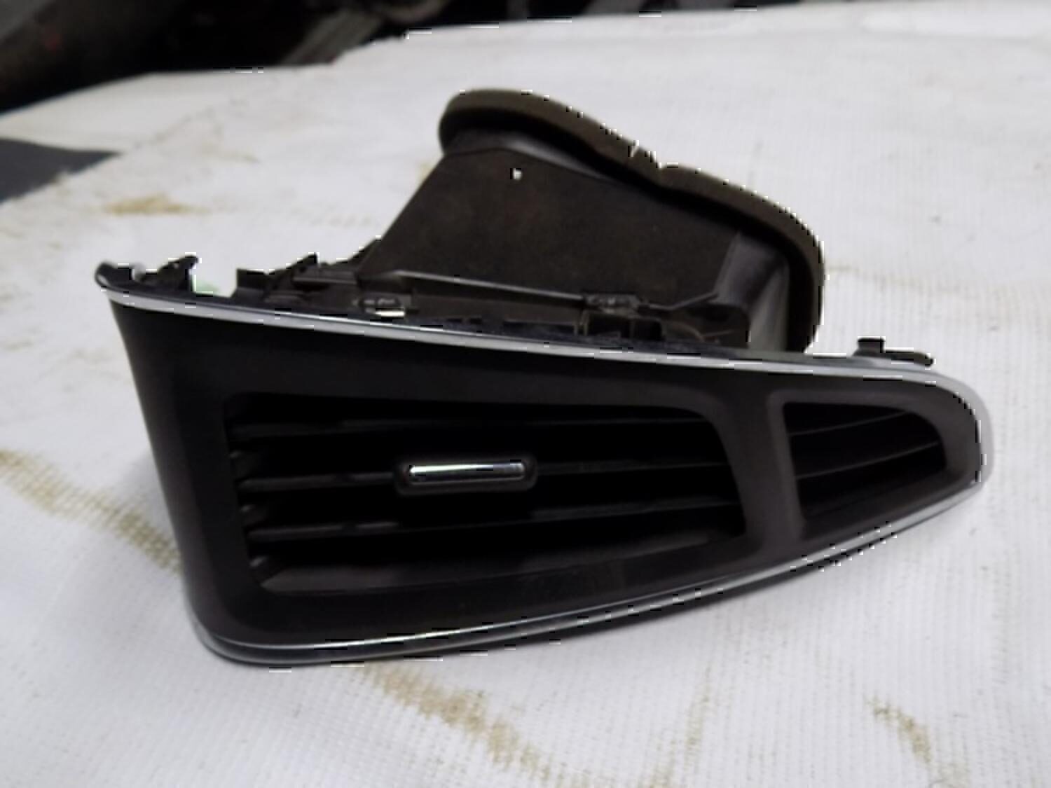 Дефлектор воздушный FORD Focus III 2011>