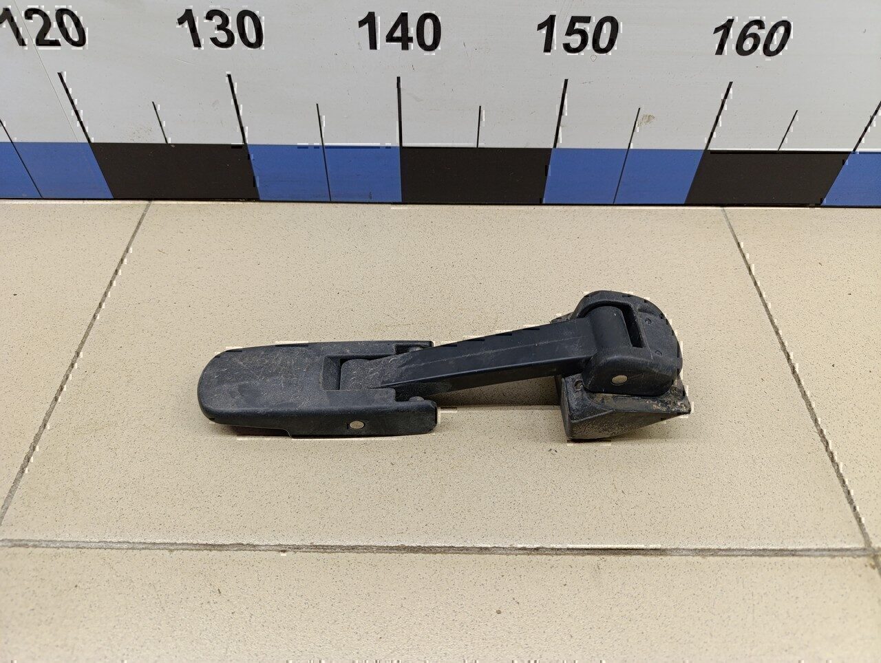 Замок капота Hummer H2