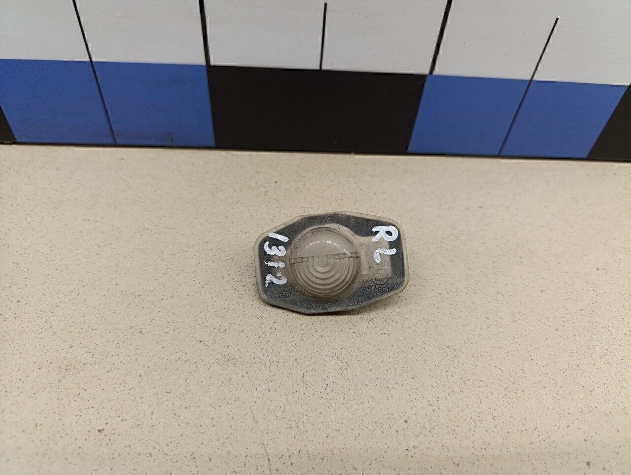 Фонарь подсветки номера TOYOTA Corolla E15 2006-2013