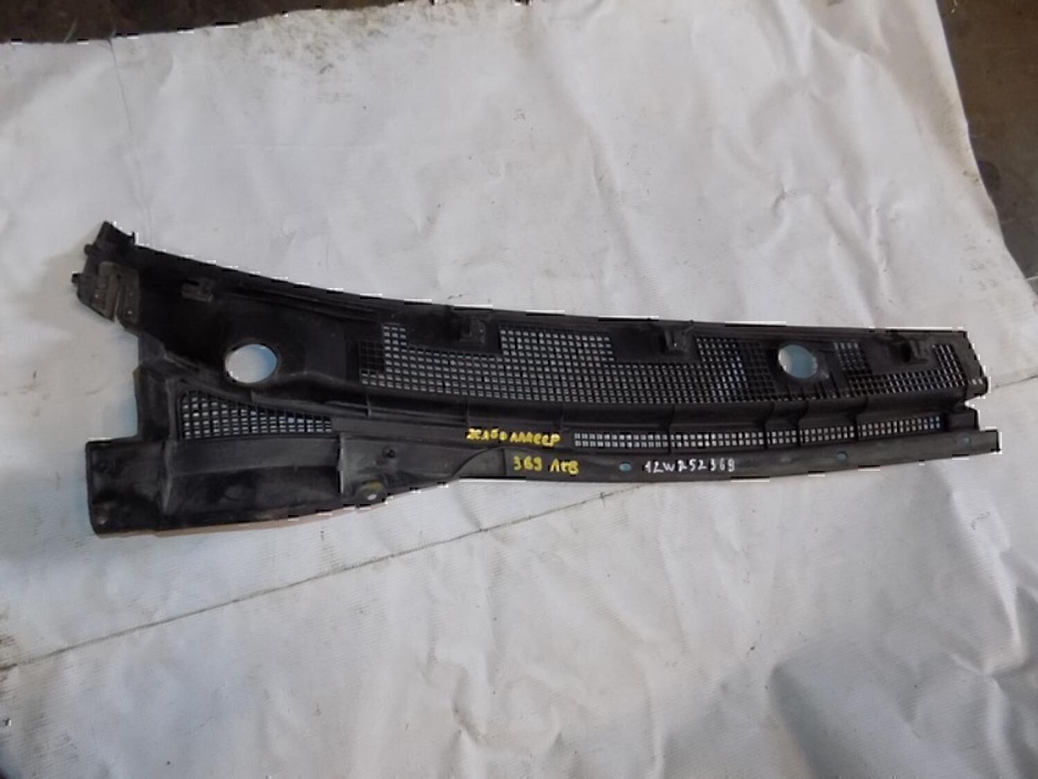 Решетка стеклооч. (планка под лобовое стекло) MITSUBISHI Lancer (CS/Classic) 2003-2006