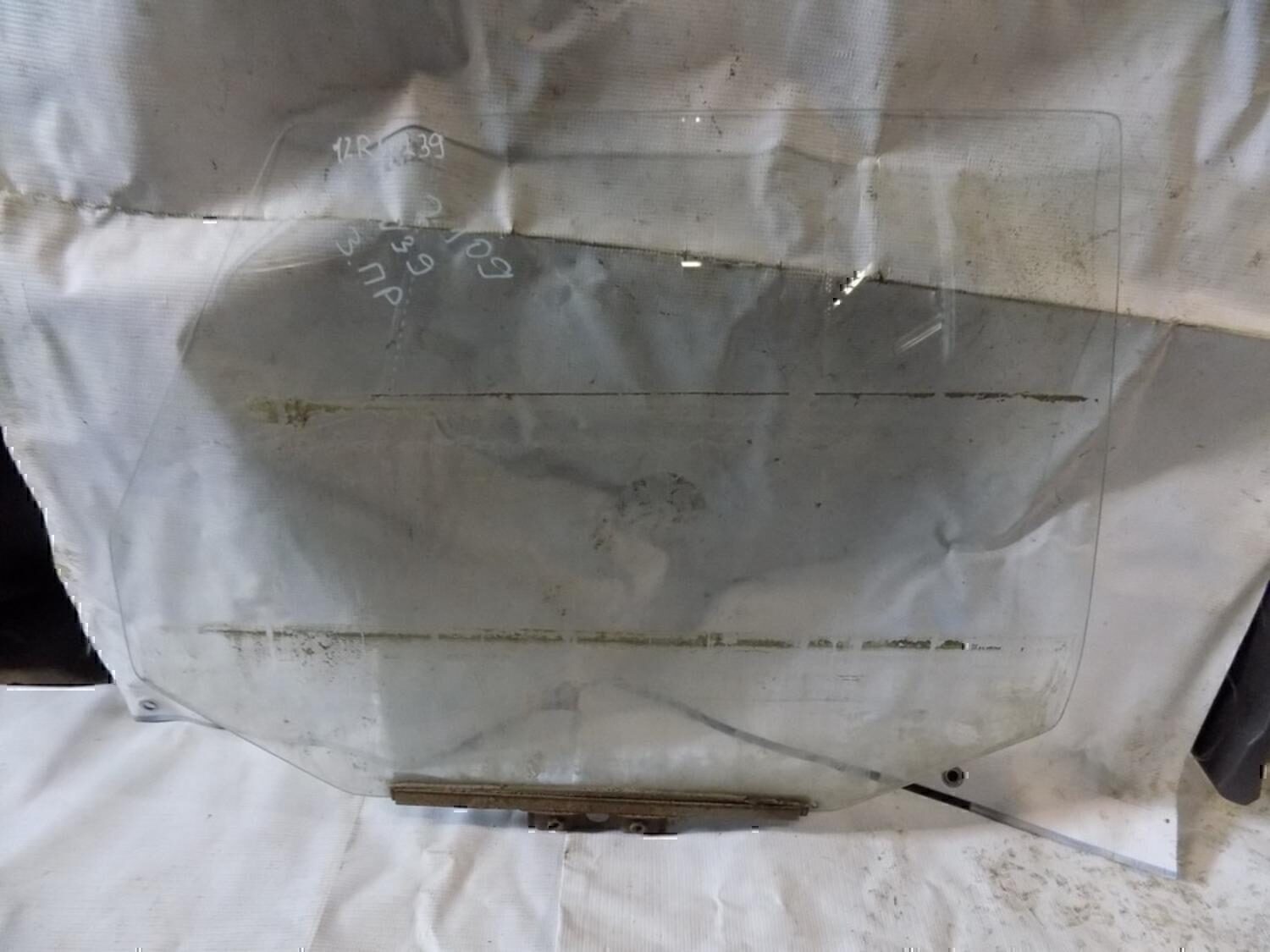 Стекло двери задней правой VAZ Lada 2114