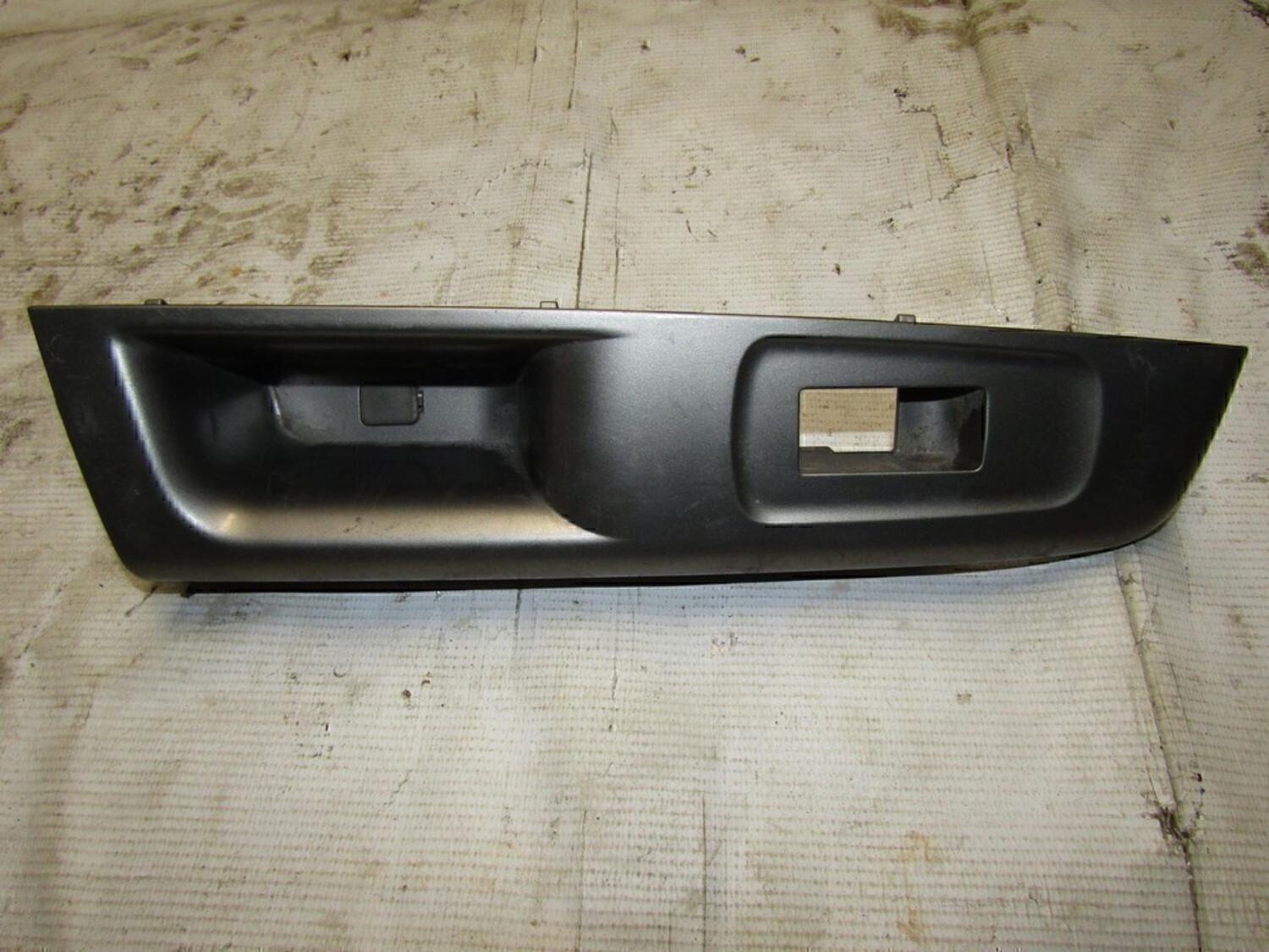 Накладка блока управления стеклоподъемниками Subaru Forester (S12) 2008-2012