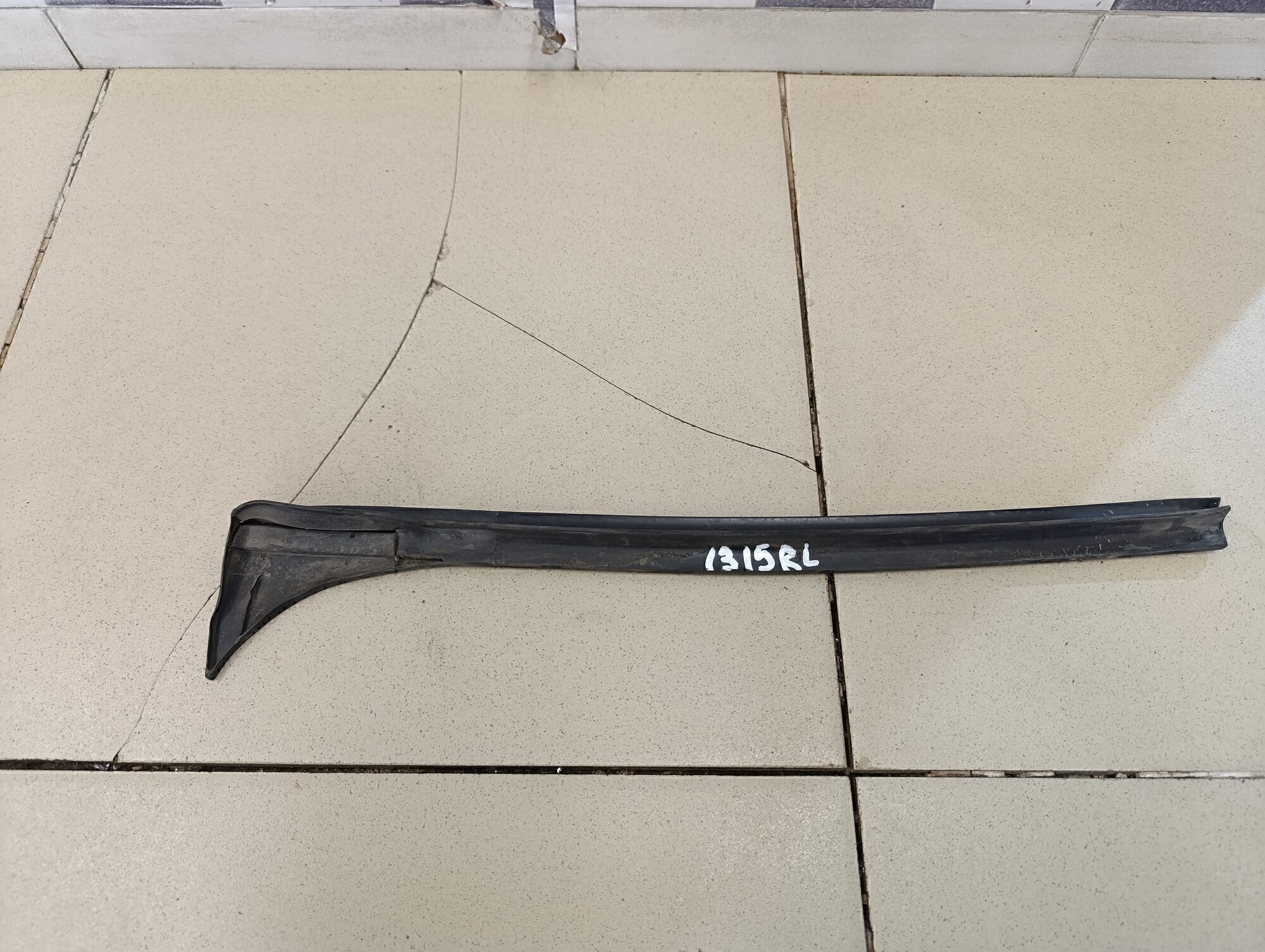 Уплотнитель форточки левой FORD Focus II 2005-2008