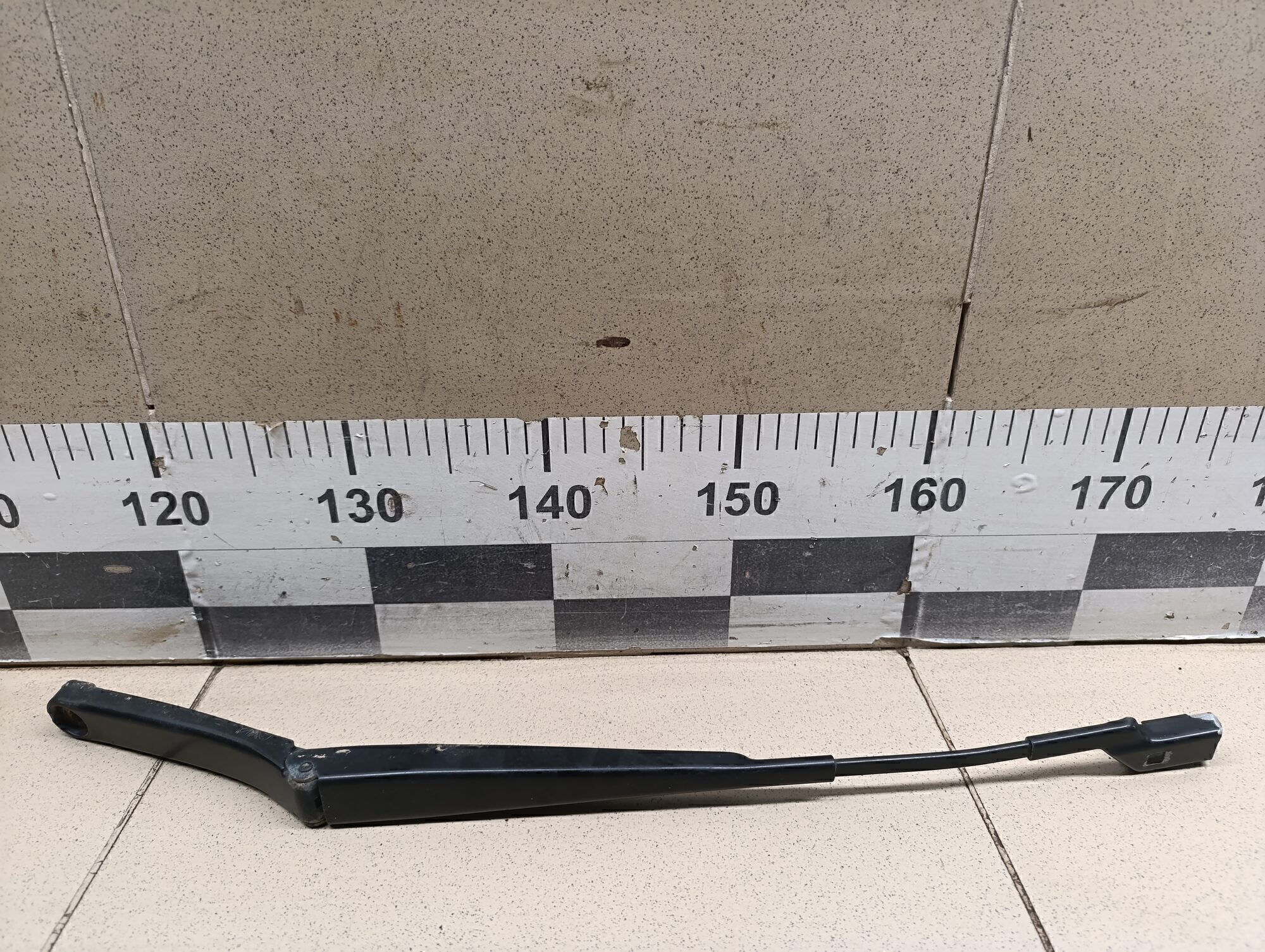 Поводок стеклоочистителя передний левый VW Golf VI 2009-2012