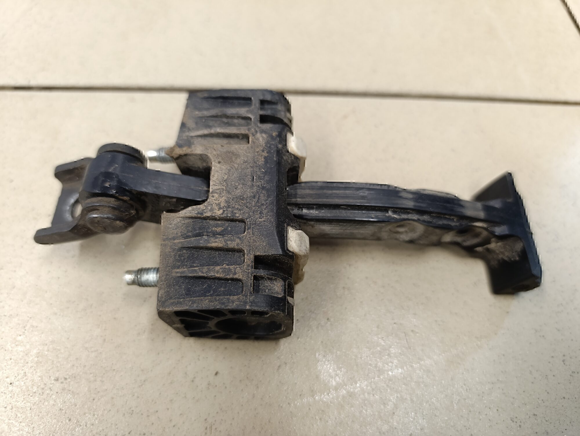 Ограничитель двери Datsun On-Do 2014>