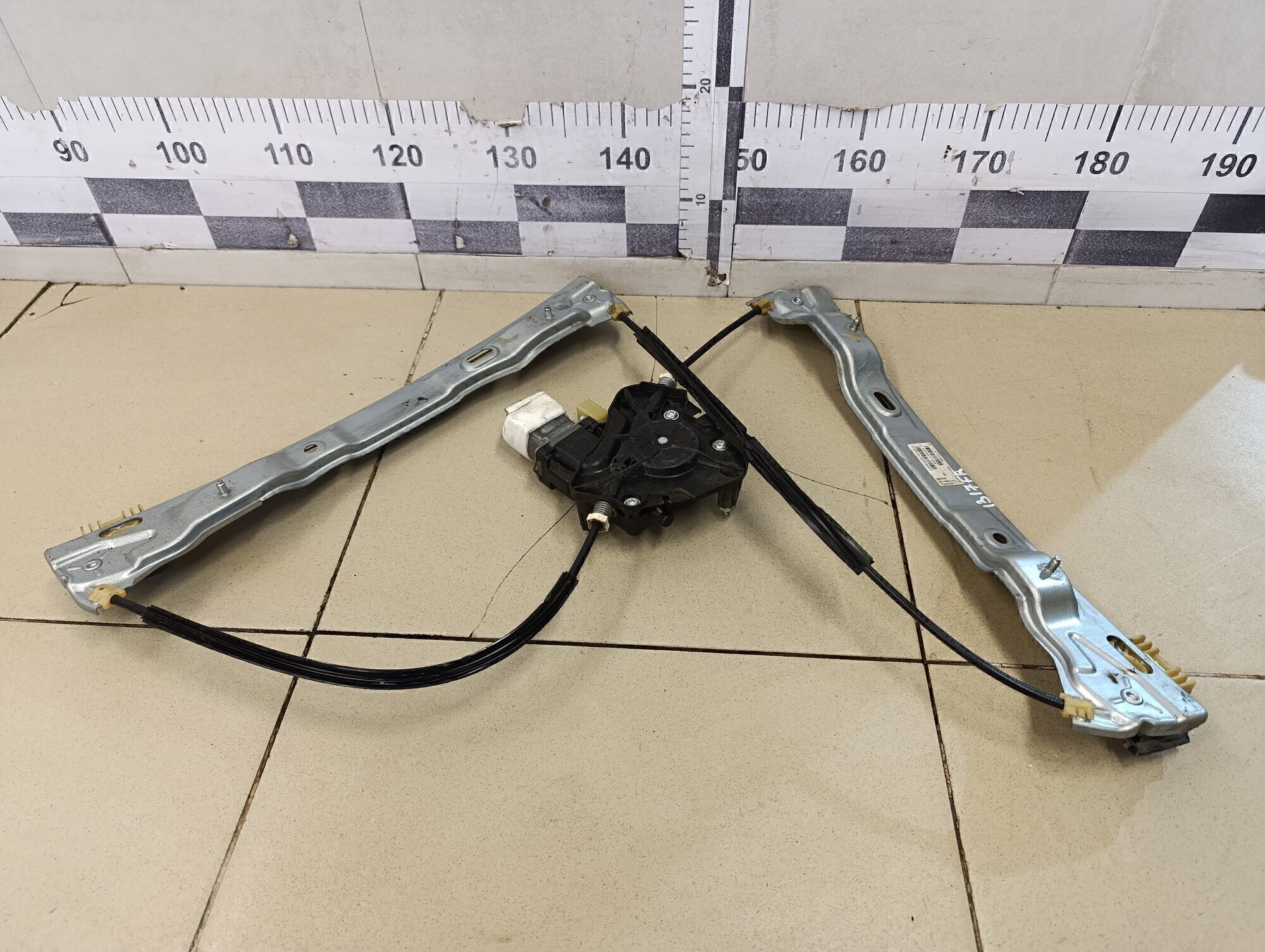 Стеклоподъемник механ. передний правый Datsun On-Do 2014>