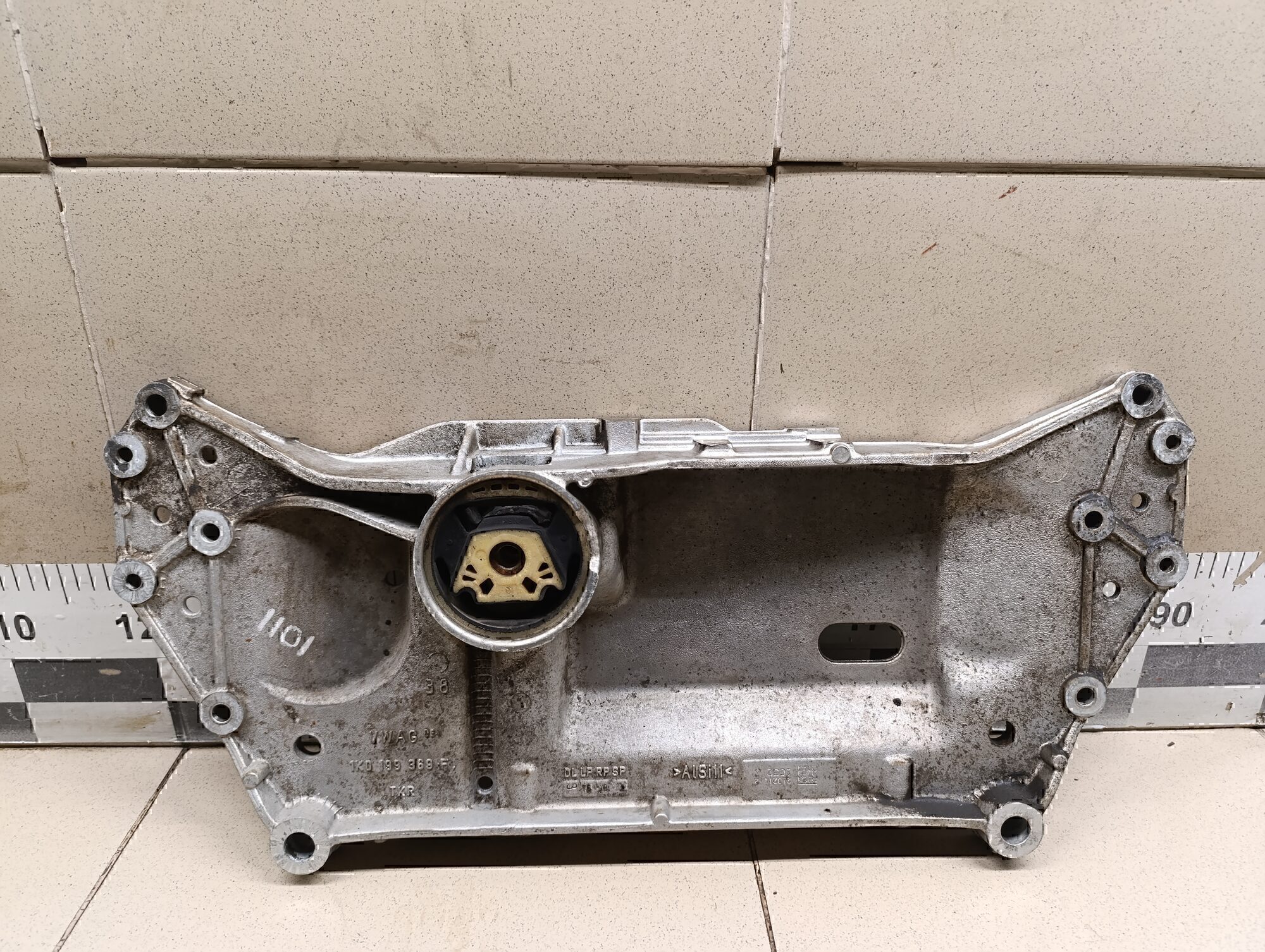 Балка подмоторная Audi Octavia (A5 1Z-) 2004-2013