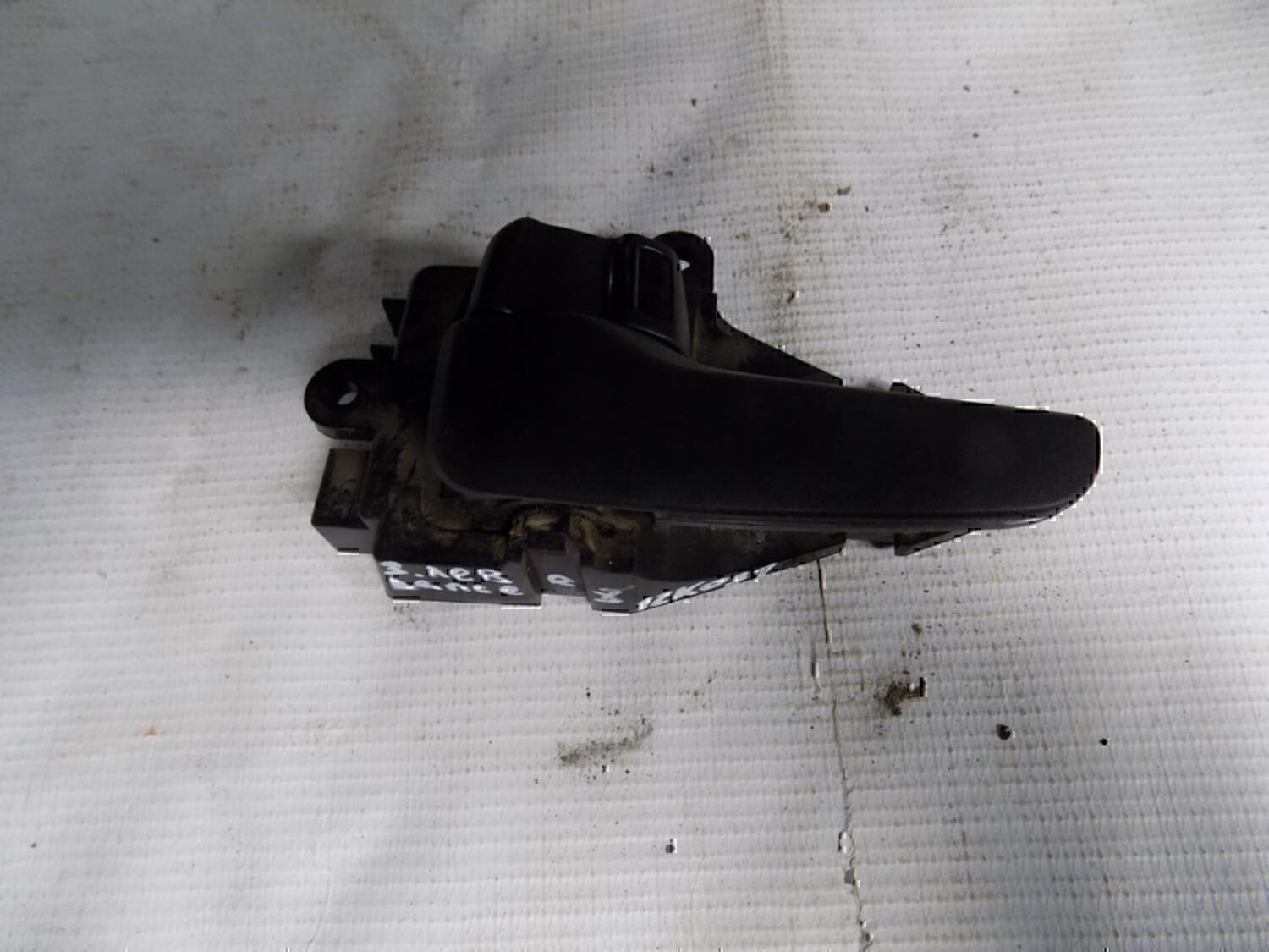 Ручка двери внутренняя левая MITSUBISHI Lancer (CX,CY) 2007>