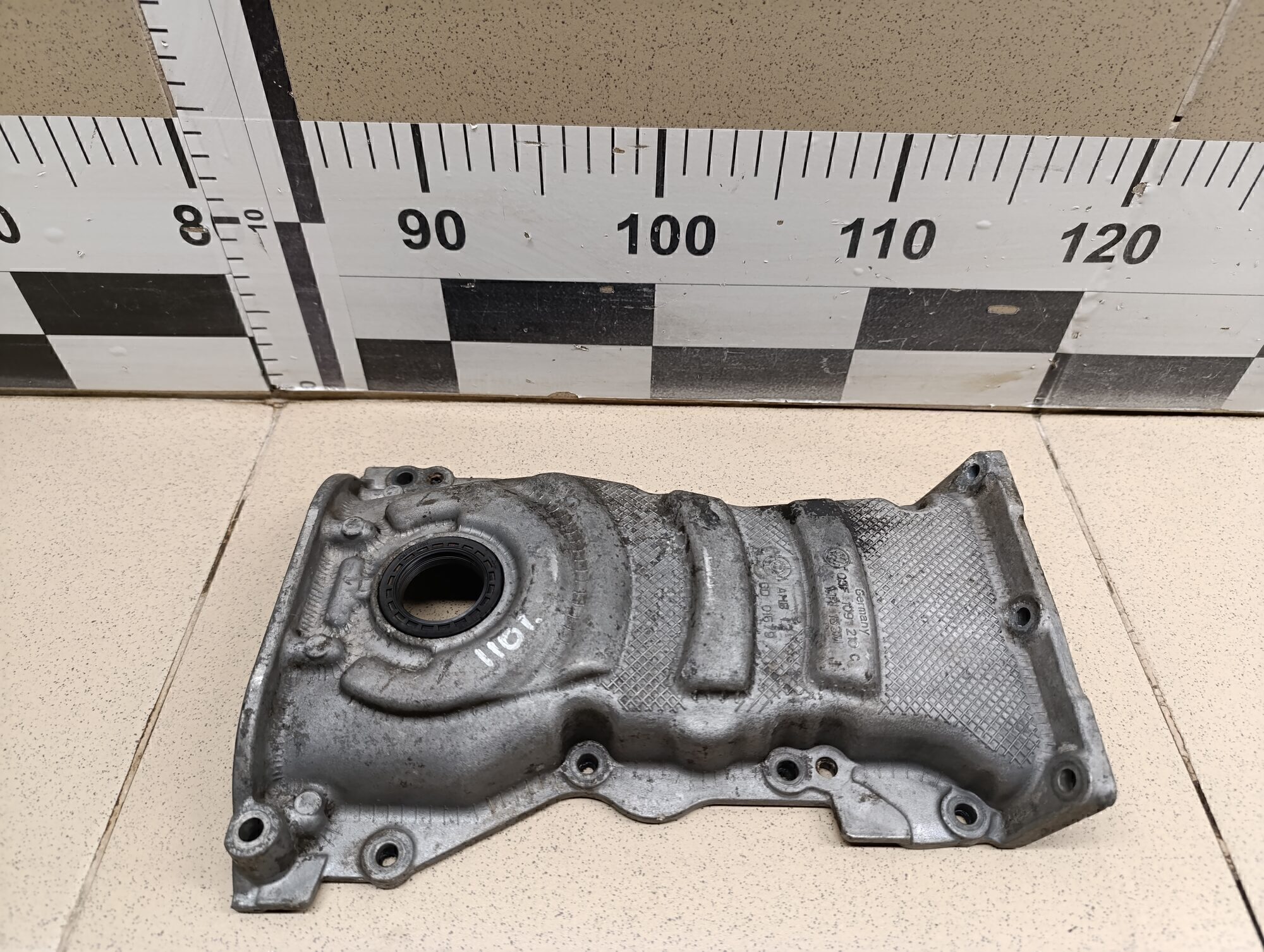 Крышка двигателя передняя VW Golf VI 2009-2012