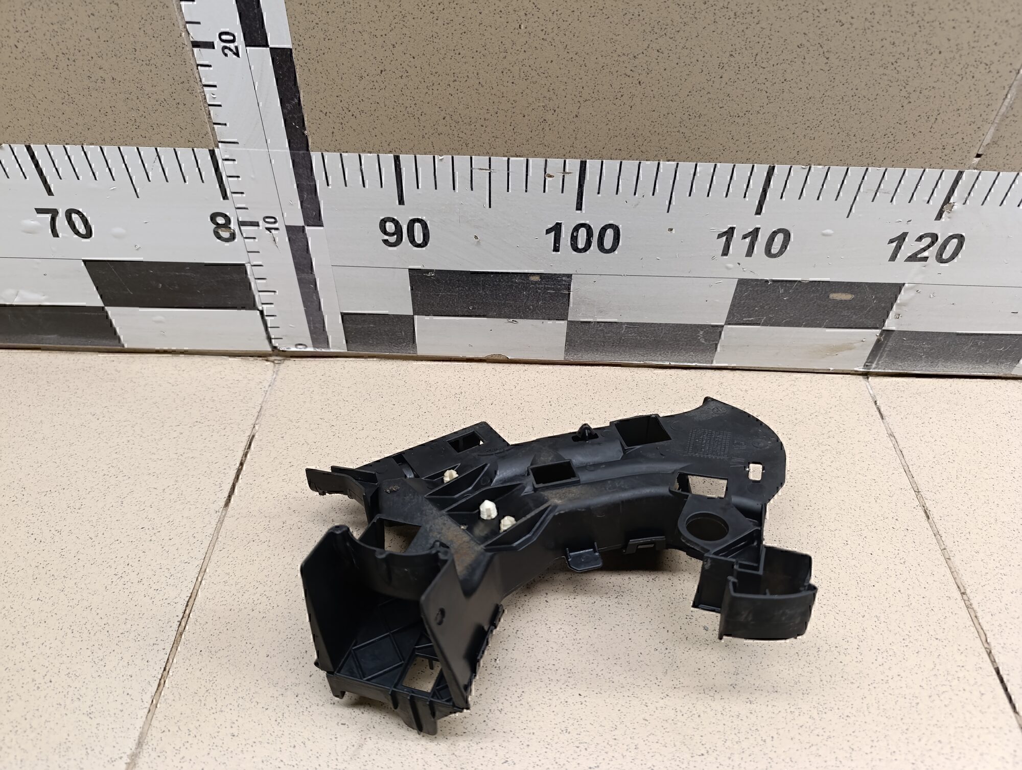 Канал для кабеля VW Jetta 2011>