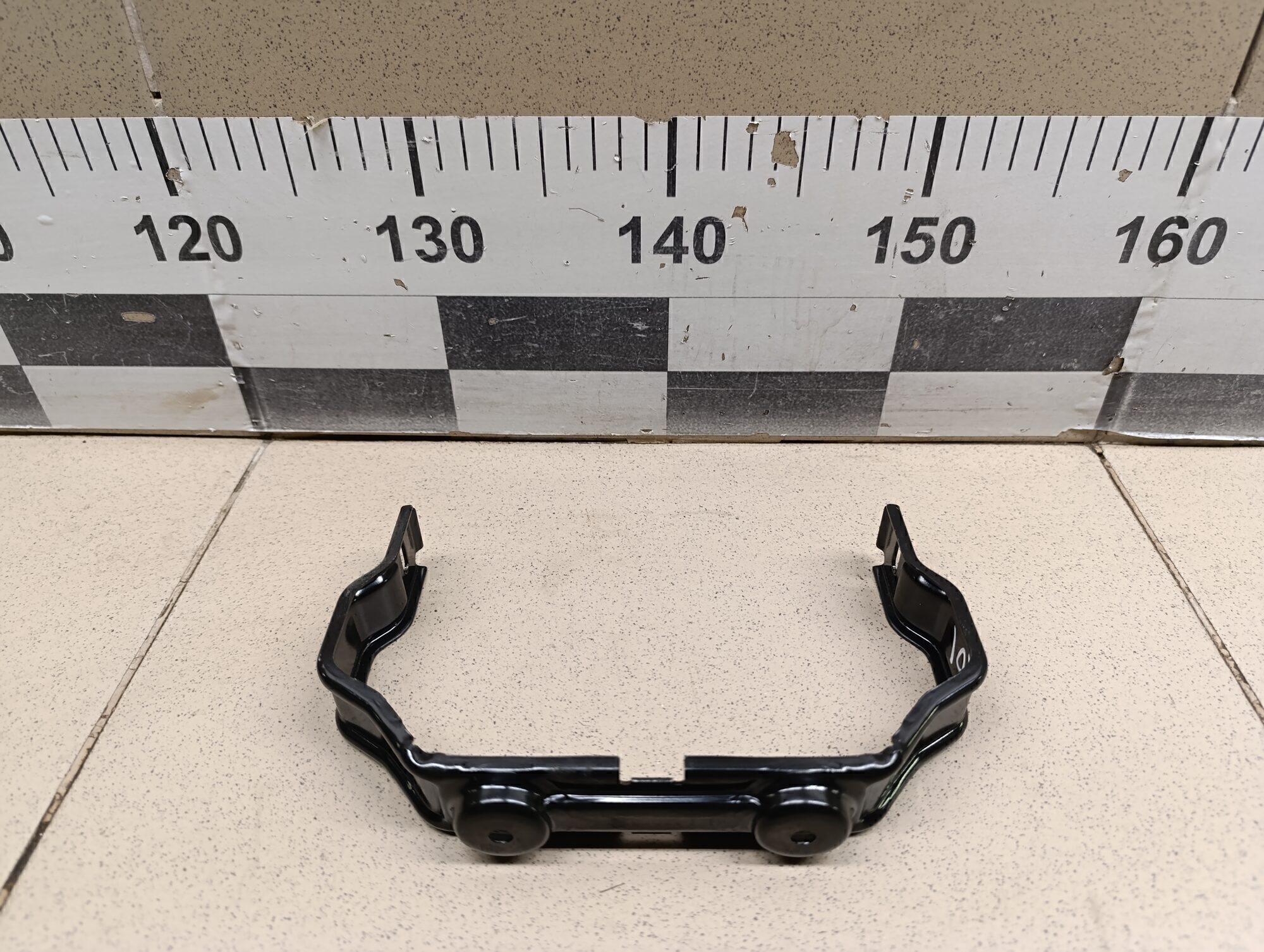 Кронштейн (сопут. товар) VW Golf VI 2009-2012