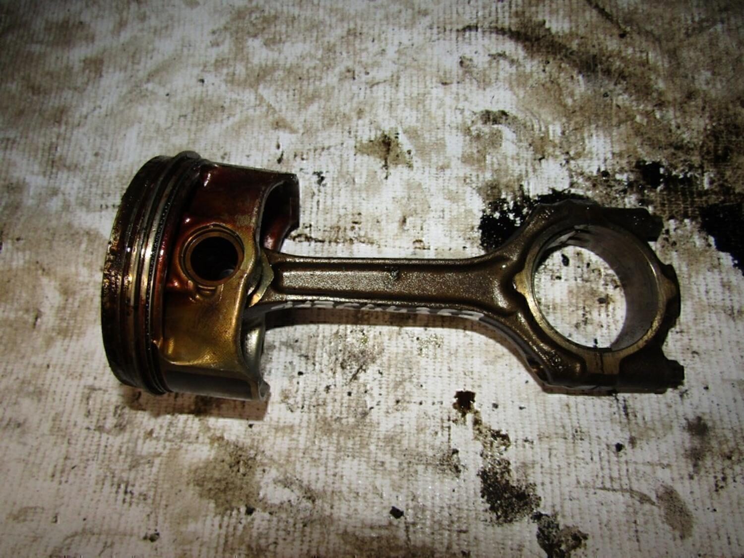 Поршень с шатуном OPEL Vectra C 2002-2008