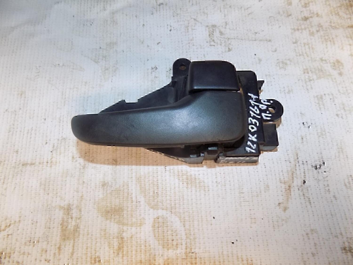 Ручка двери внутренняя правая MITSUBISHI Lancer (CX,CY) 2007>