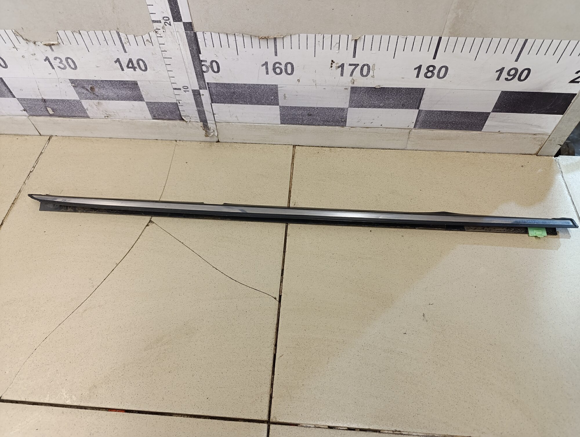 Накладка стекла заднего правого KIA Sportage 1994-2004