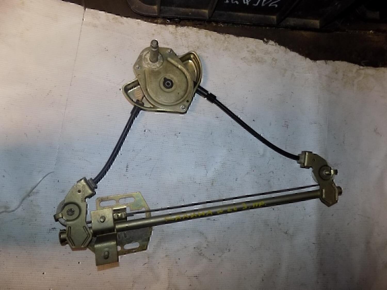 Стеклоподъемник механ. задний правый VAZ Lada Kalina 2004-2013