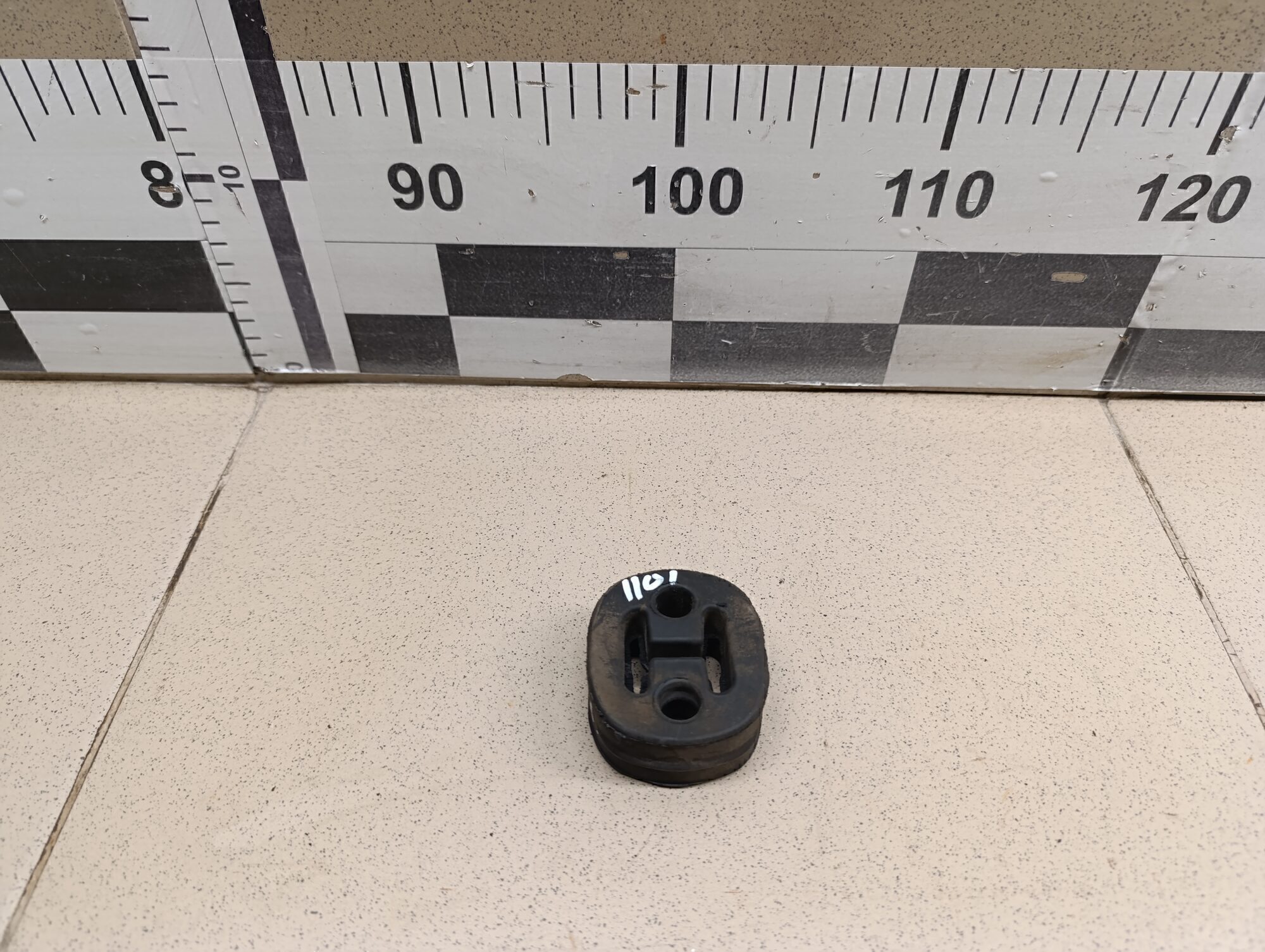 Резинка подвеса глушителя Audi Passat [B5] 2000-2005