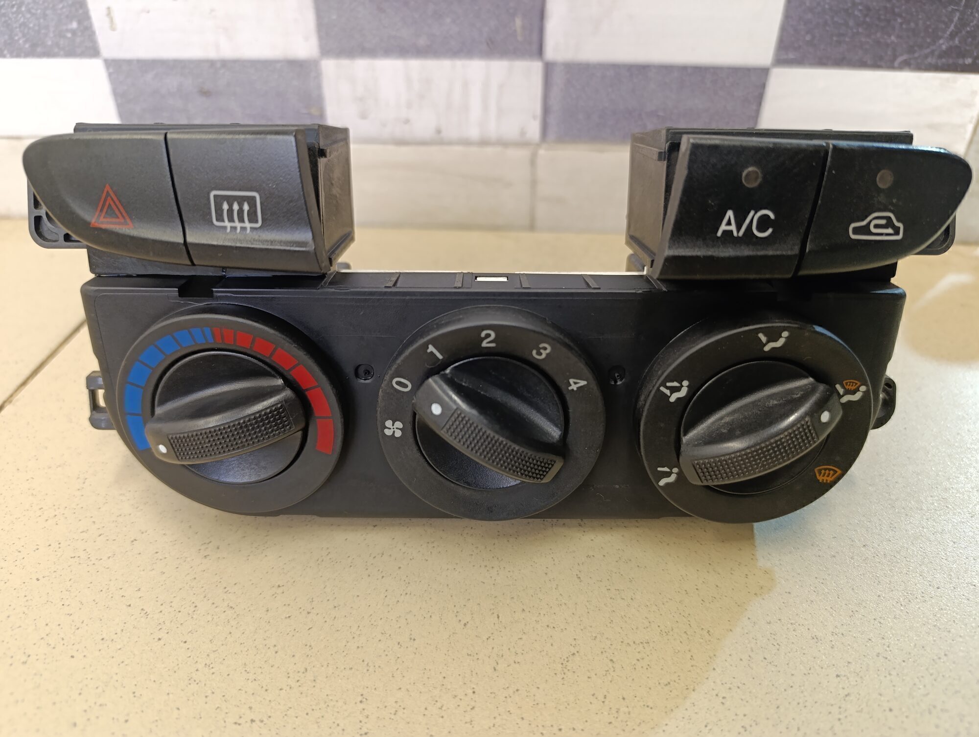 Блок управления отопителем KIA Sportage 1994-2004