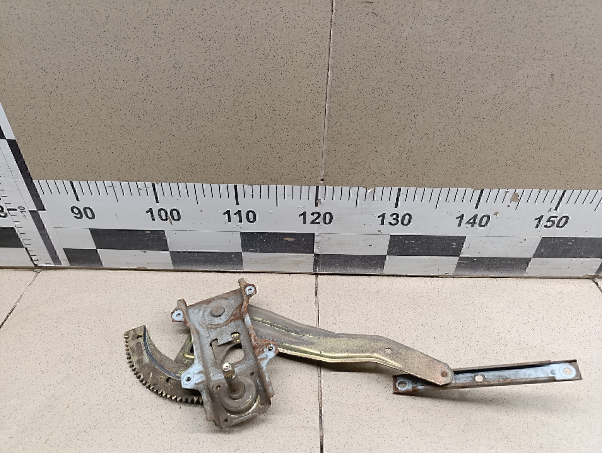 Стеклоподъемник механ. задний правый NISSAN Almera Classic (B10) 2006-2013