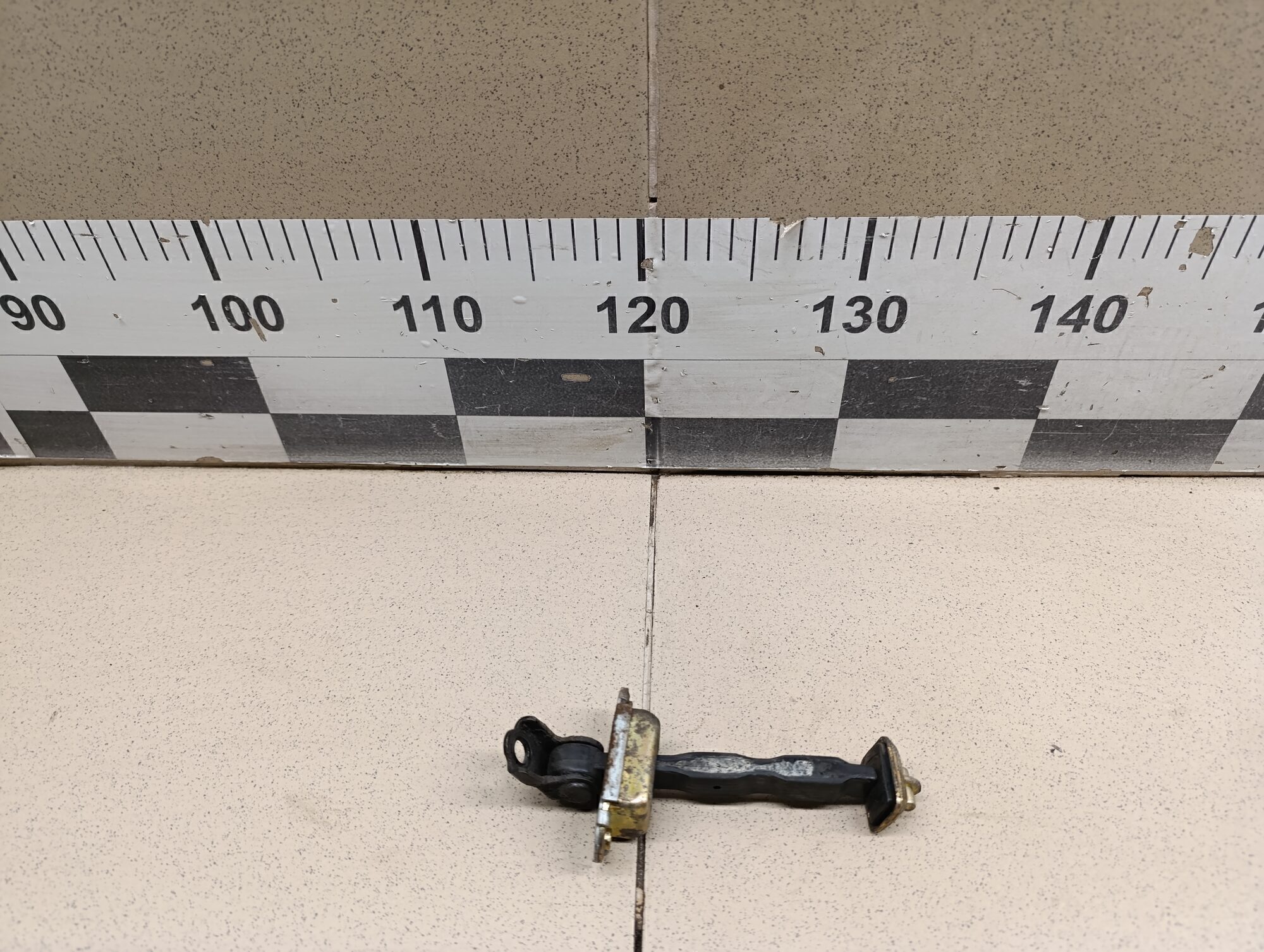 Ограничитель двери NISSAN Almera Classic (B10) 2006-2013