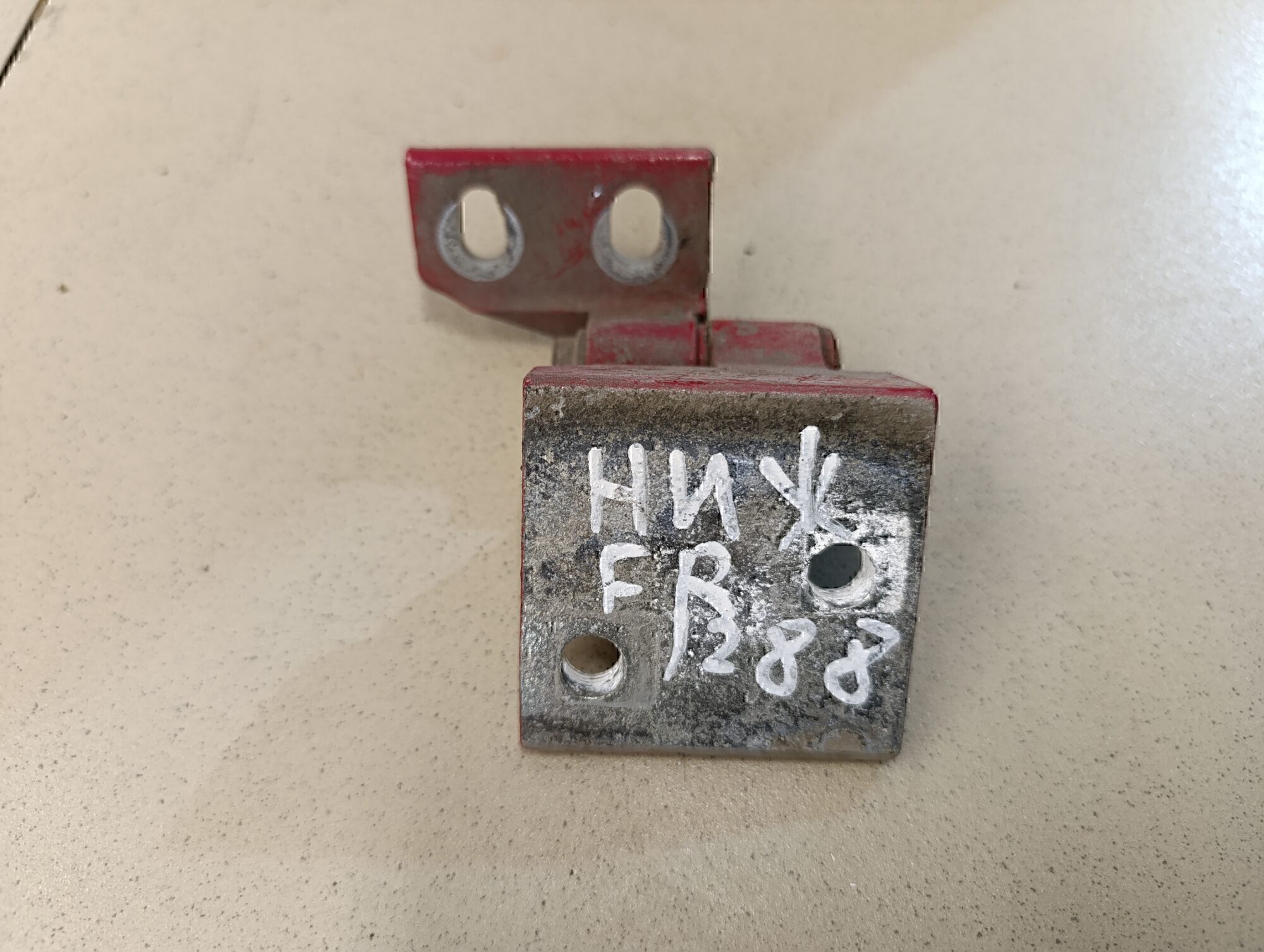 Петля двери передней правой нижняя CITROEN Berlingo 1996-2002