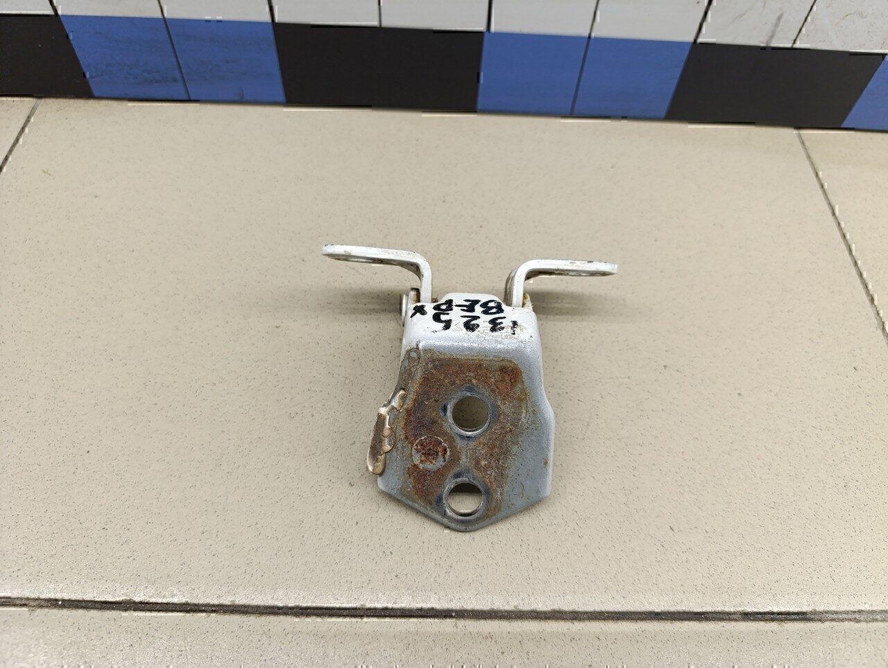 Петля двери передней правой верхняя MAZDA Mazda 6 (GH) 2007-2012