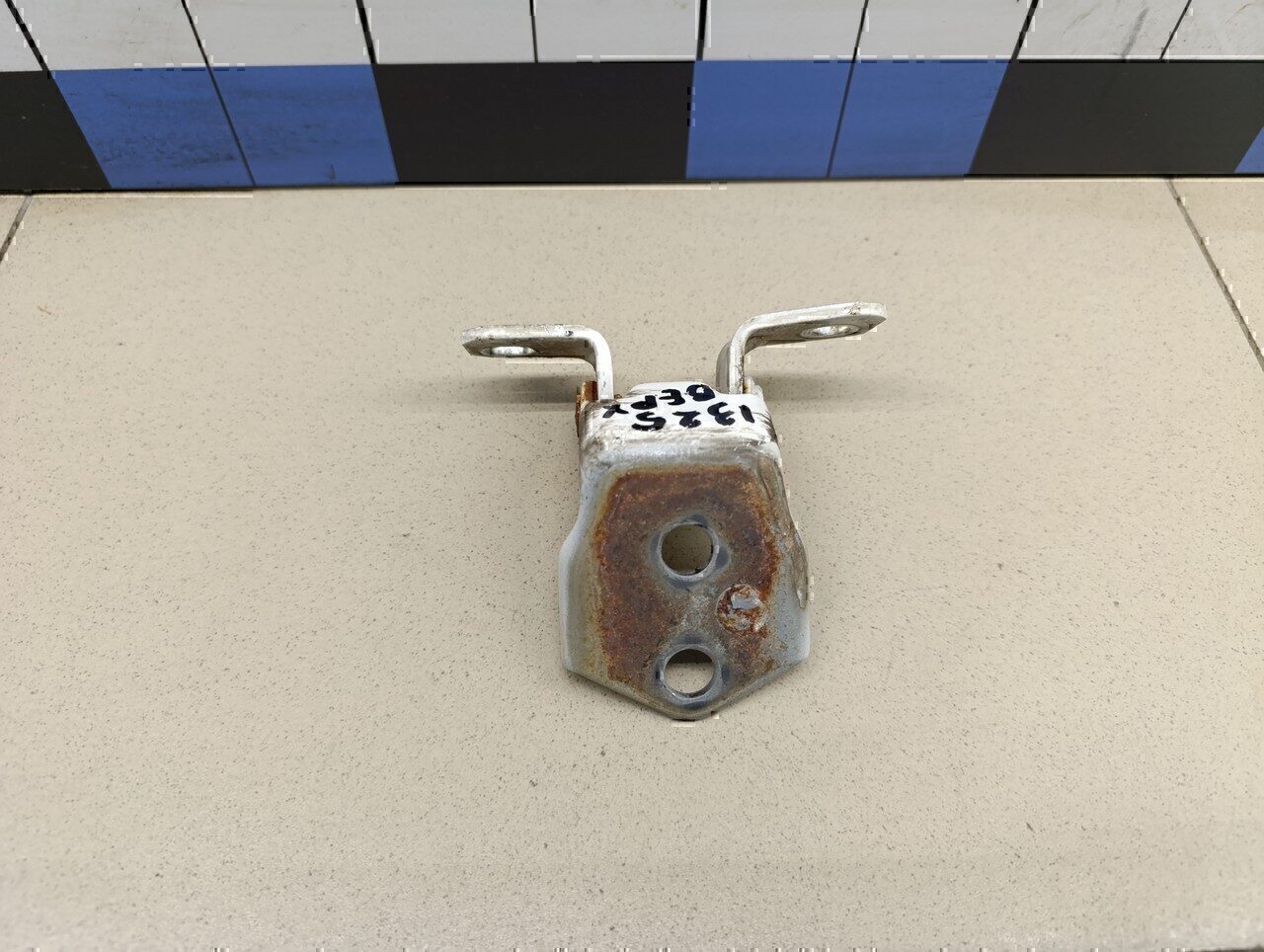 Петля двери передней левой верхняя MAZDA Mazda 6 (GH) 2007-2012