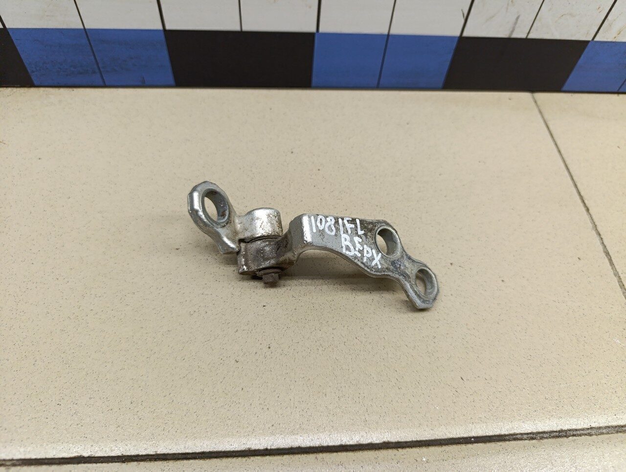 Петля двери передней левой верхняя FORD Focus II 2005-2008