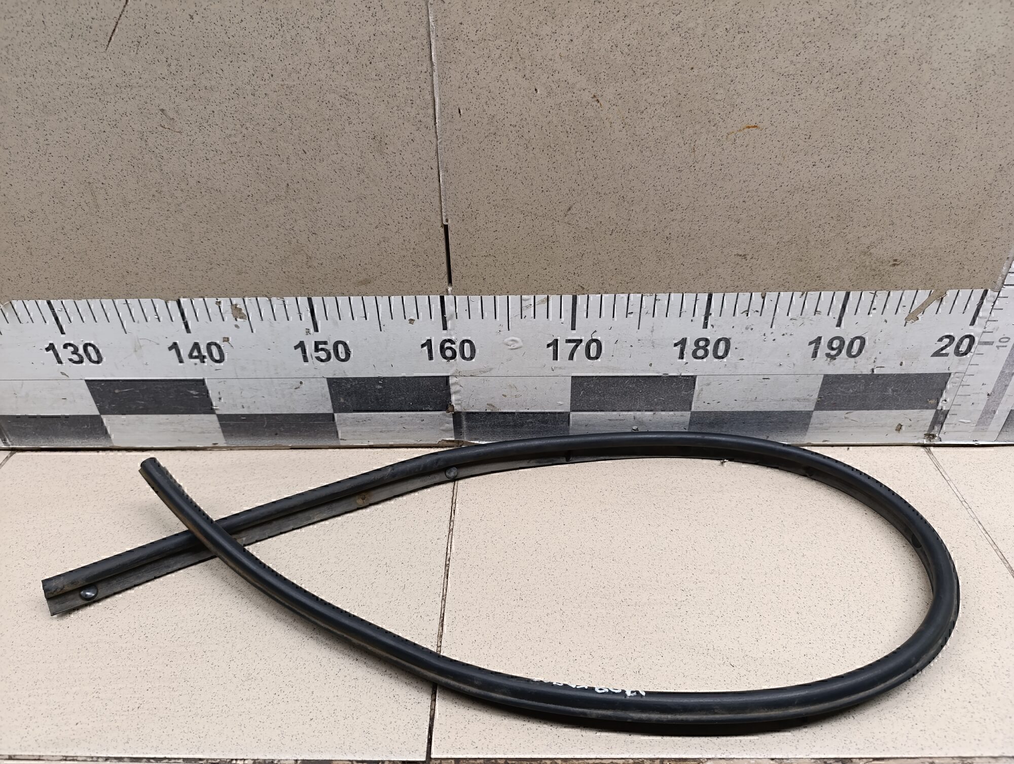 Уплотнитель капота NISSAN Almera Classic (B10) 2006-2013