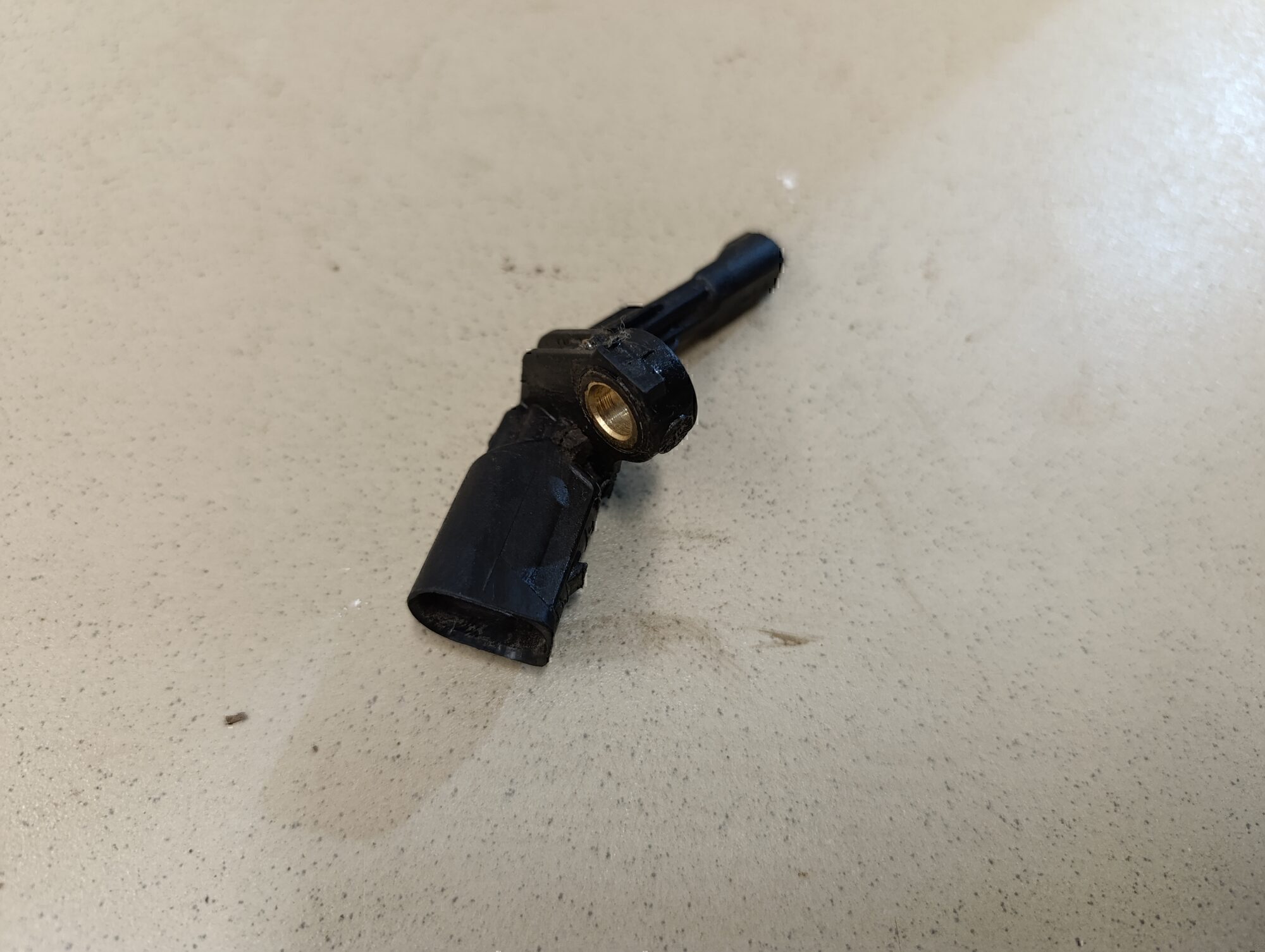 Датчик ABS задний левый Audi Passat [B6] 2005-2010