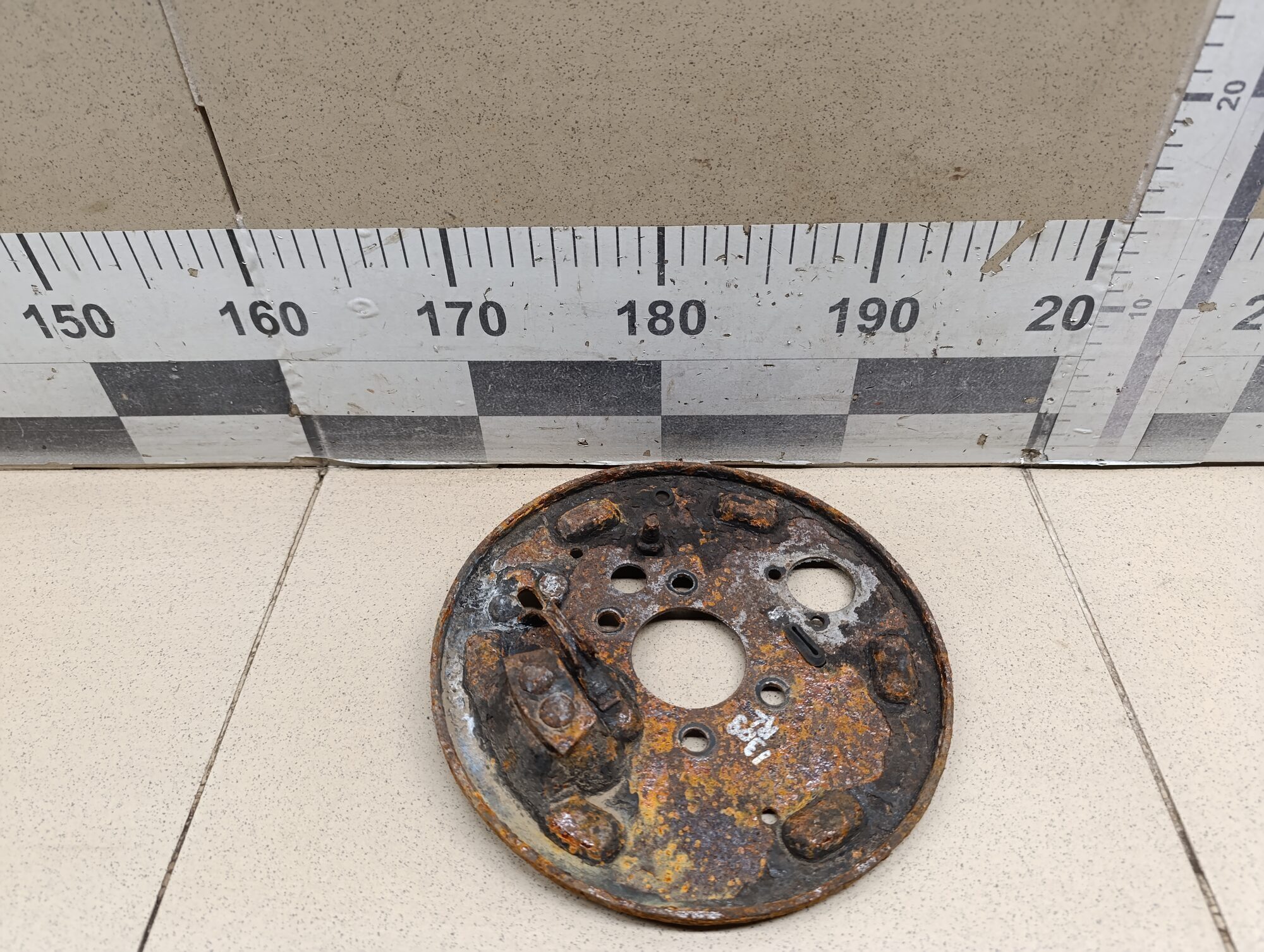 Щит опорный задний левый NISSAN Almera Classic (B10) 2006-2013