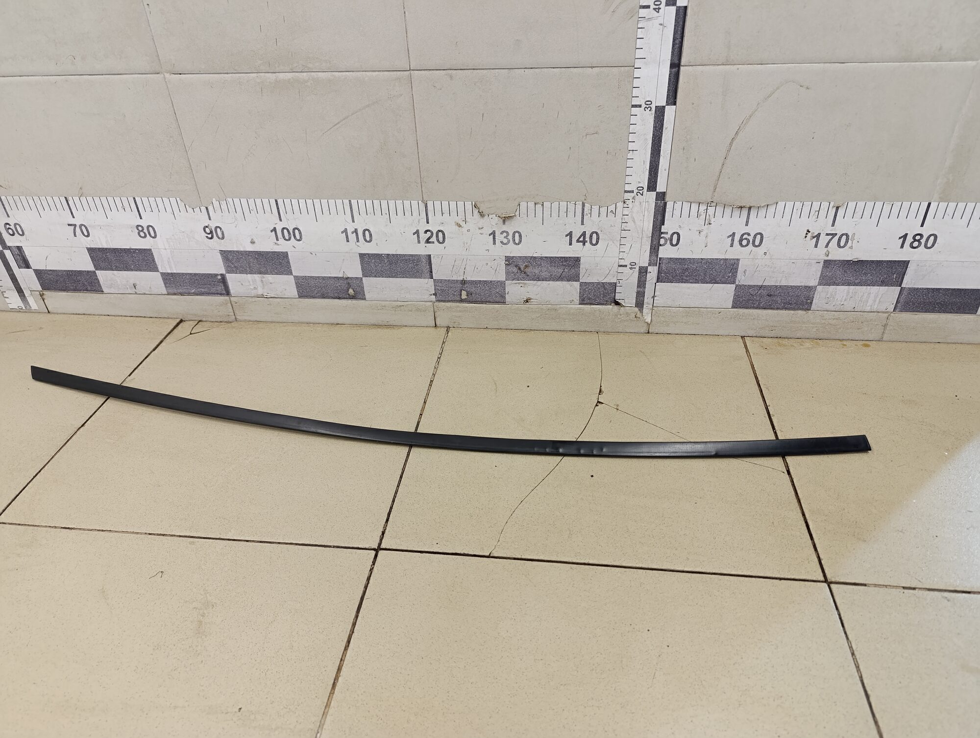 Молдинг передней правой двери KIA Ceed 2012>