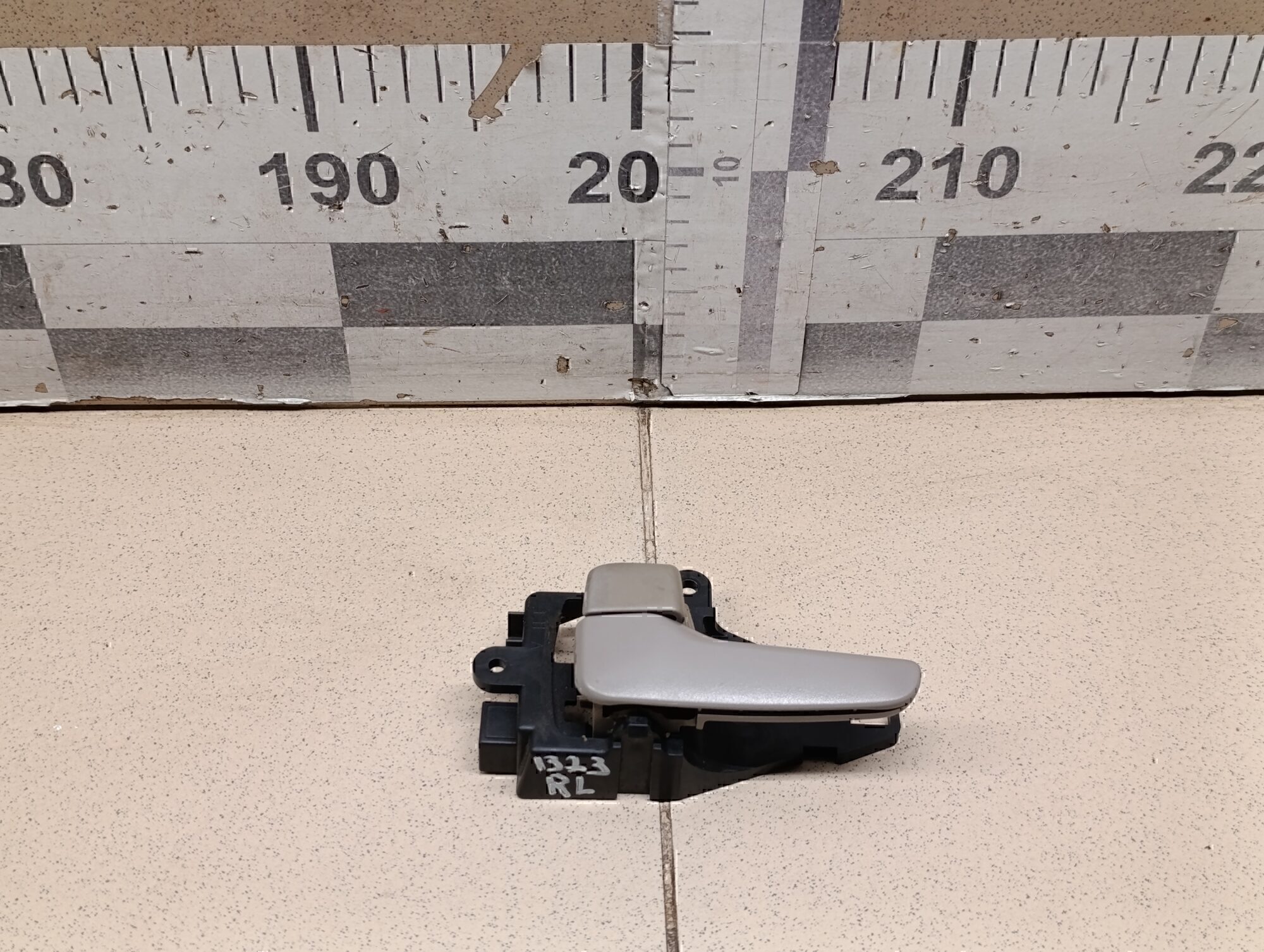 Ручка двери внутренняя левая MITSUBISHI L200 (KB) 2006-2016