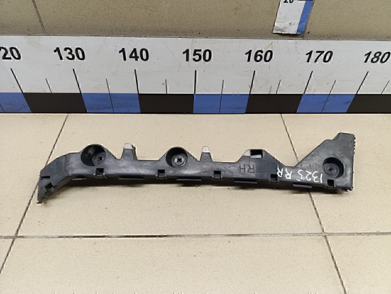 Направляющая заднего бампера правая MAZDA Mazda 6 (GH) 2007-2012