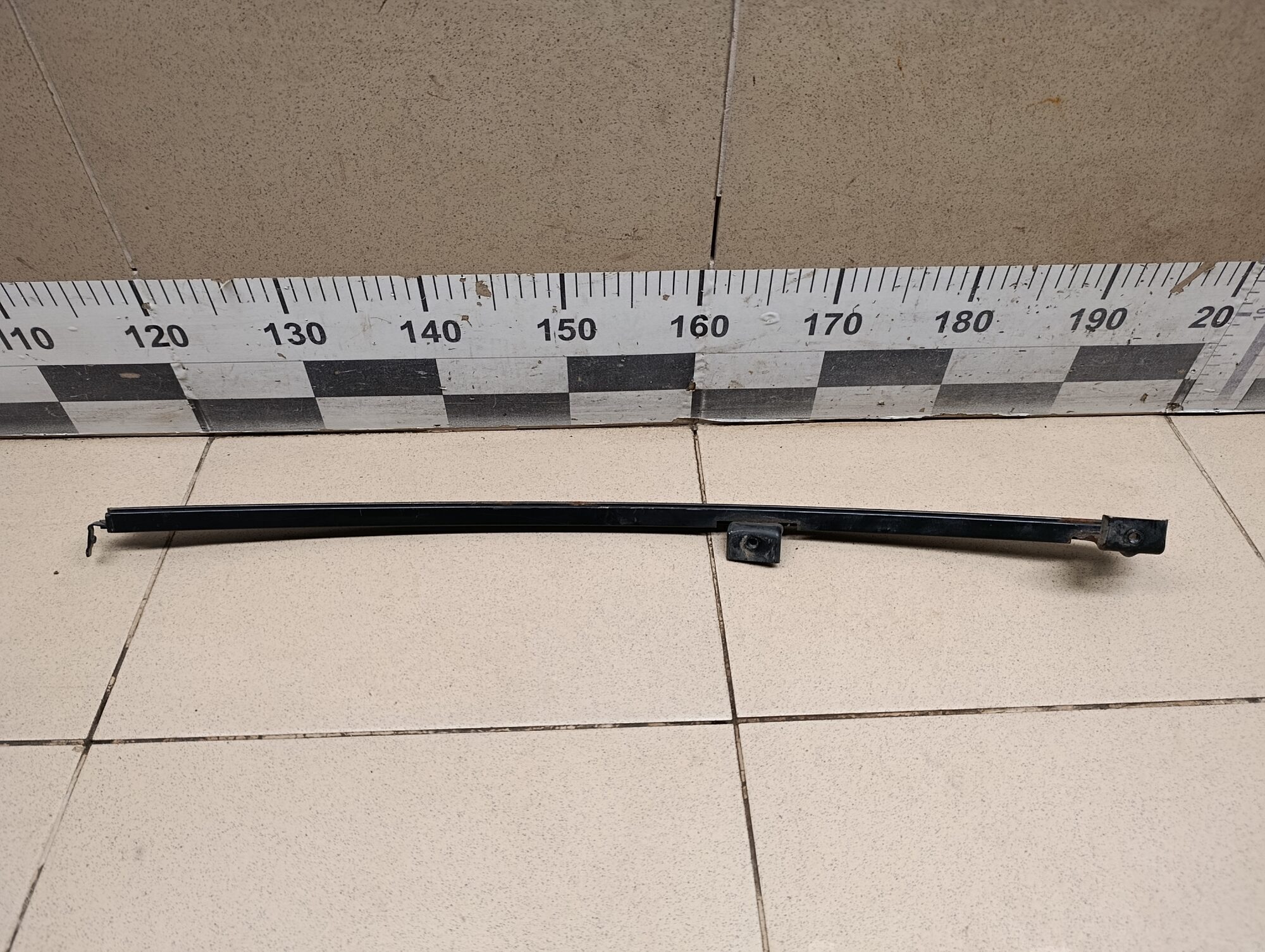 Направляющая стекла двери MITSUBISHI L200 (KB) 2006-2016