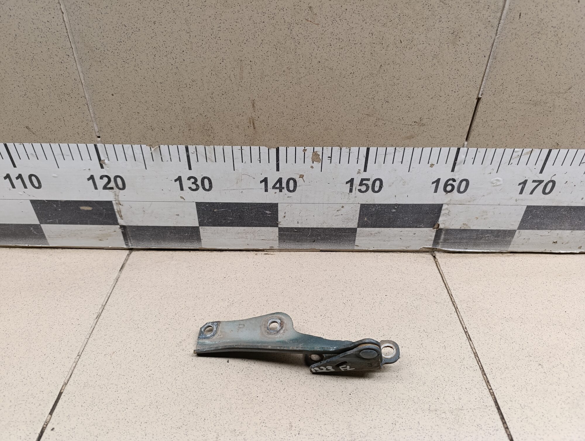 Петля капота левая MITSUBISHI L200 (KB) 2006-2016