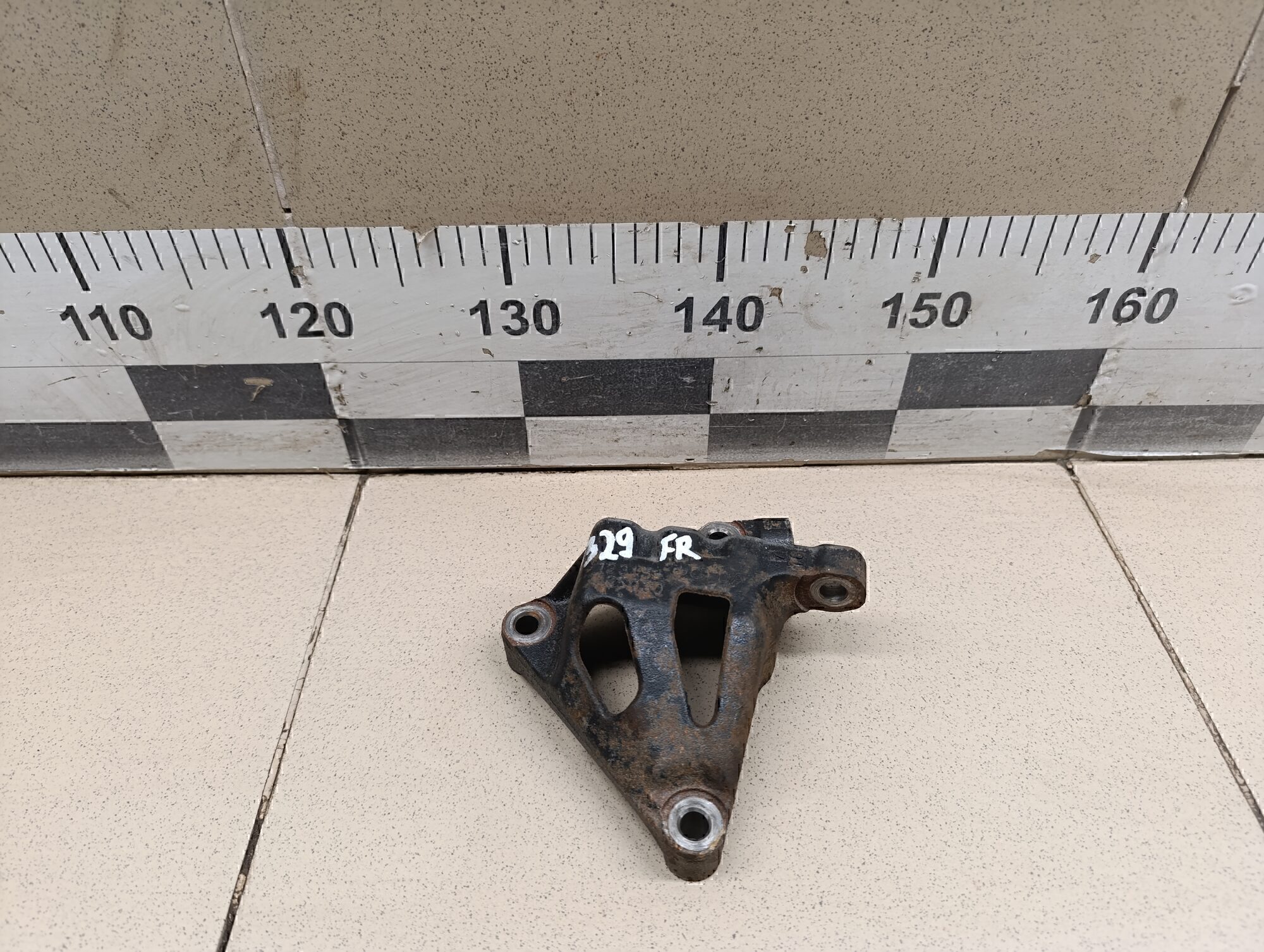 Кронштейн двигателя правый TOYOTA RAV 4 2019>