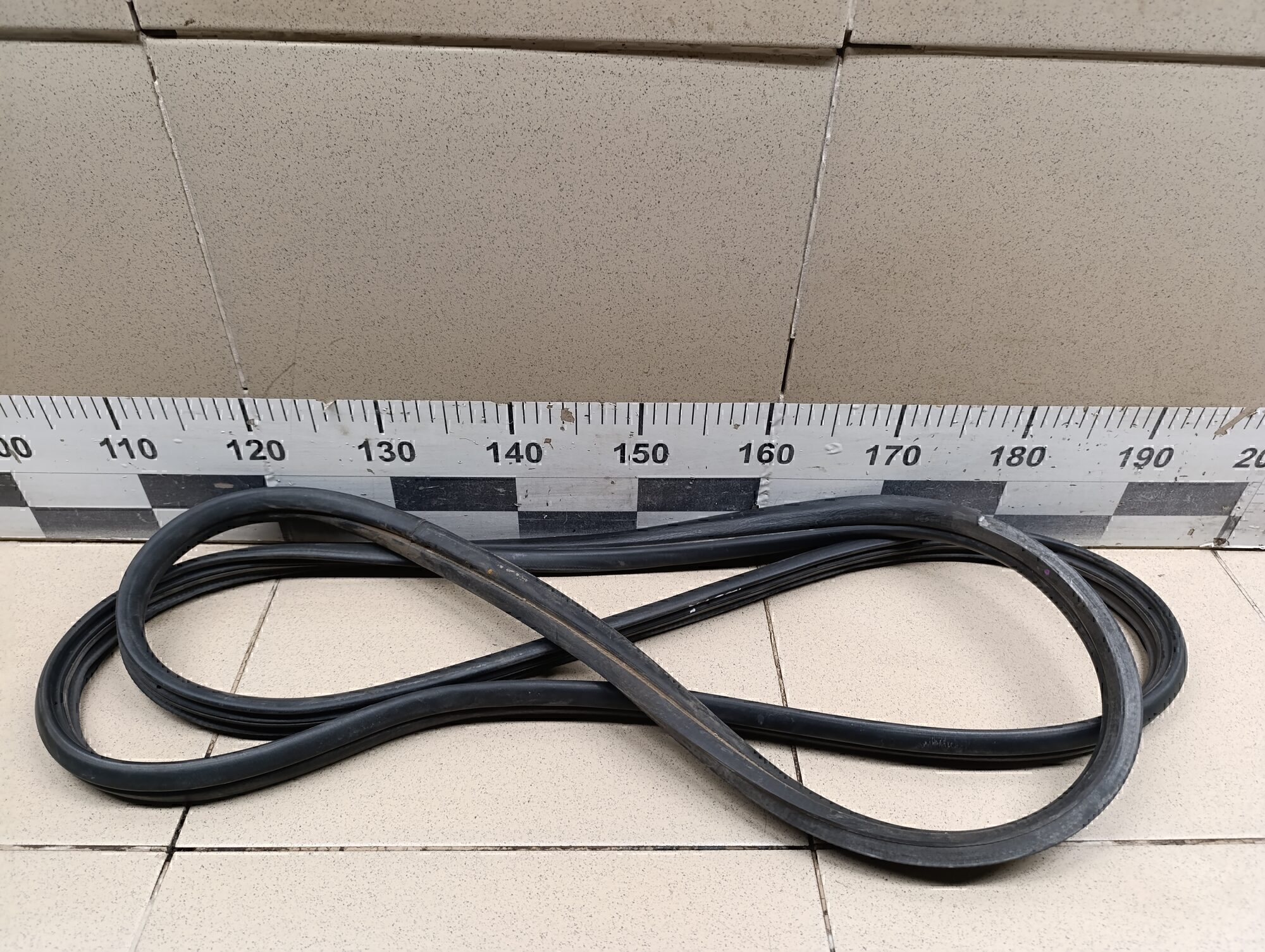 Уплотнитель двери FORD Ranger 2006-2012