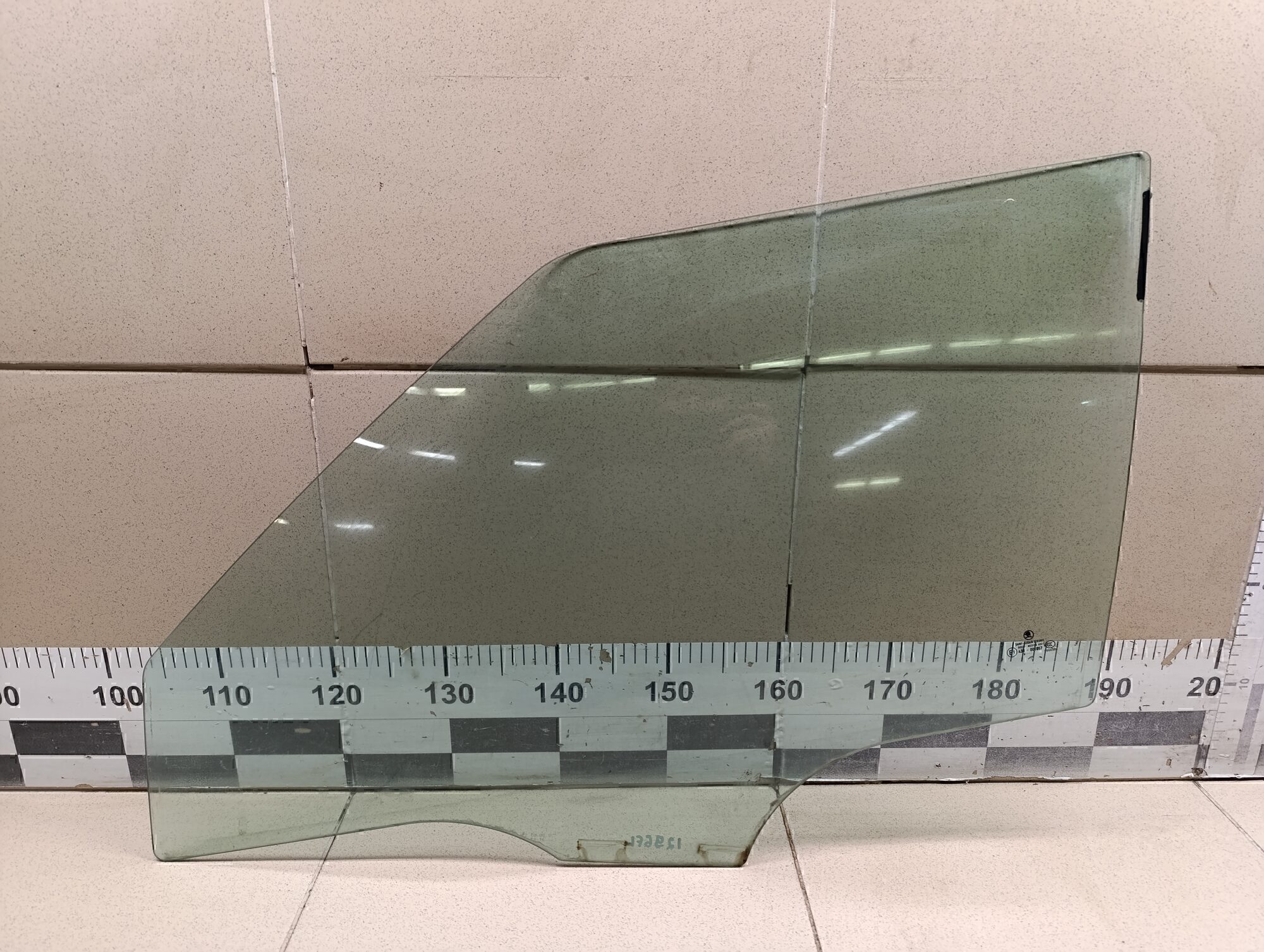 Стекло двери передней левой SKODA Fabia 2007-2015