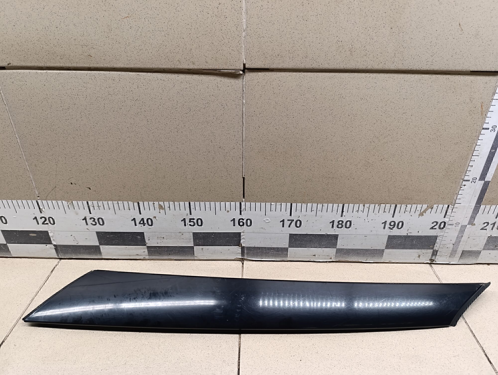 Накладка лобового стекла правая SKODA Fabia 2007-2015