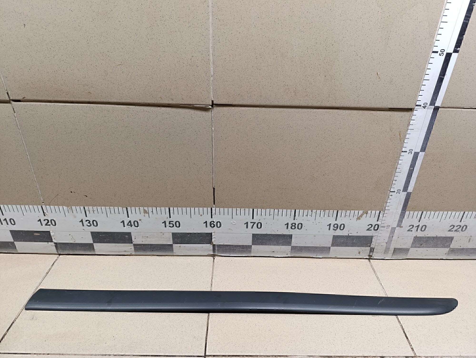 Молдинг передней левой двери SKODA Fabia 2007-2015