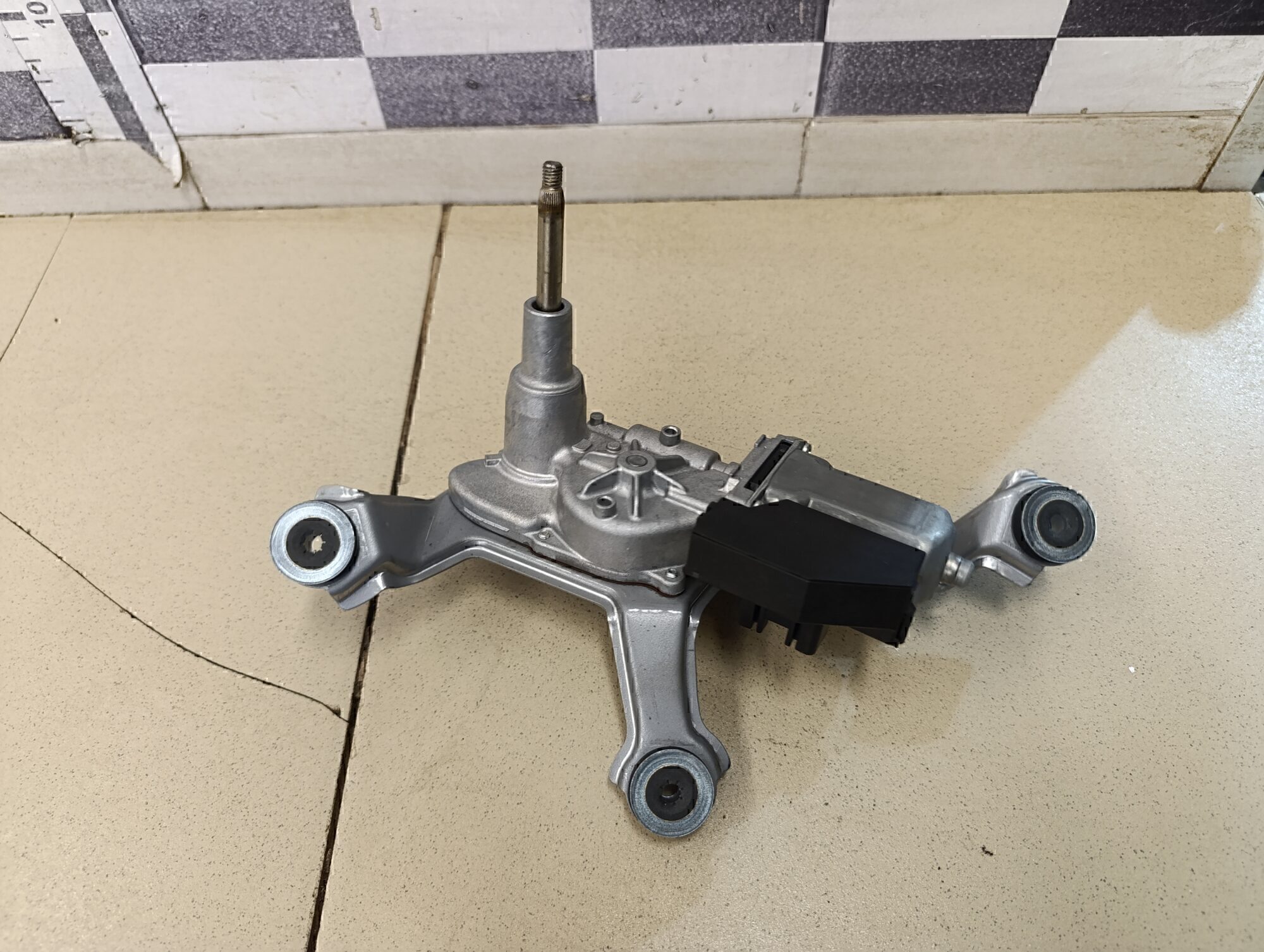 Моторчик стеклоочистителя задний TOYOTA RAV 4 2019>